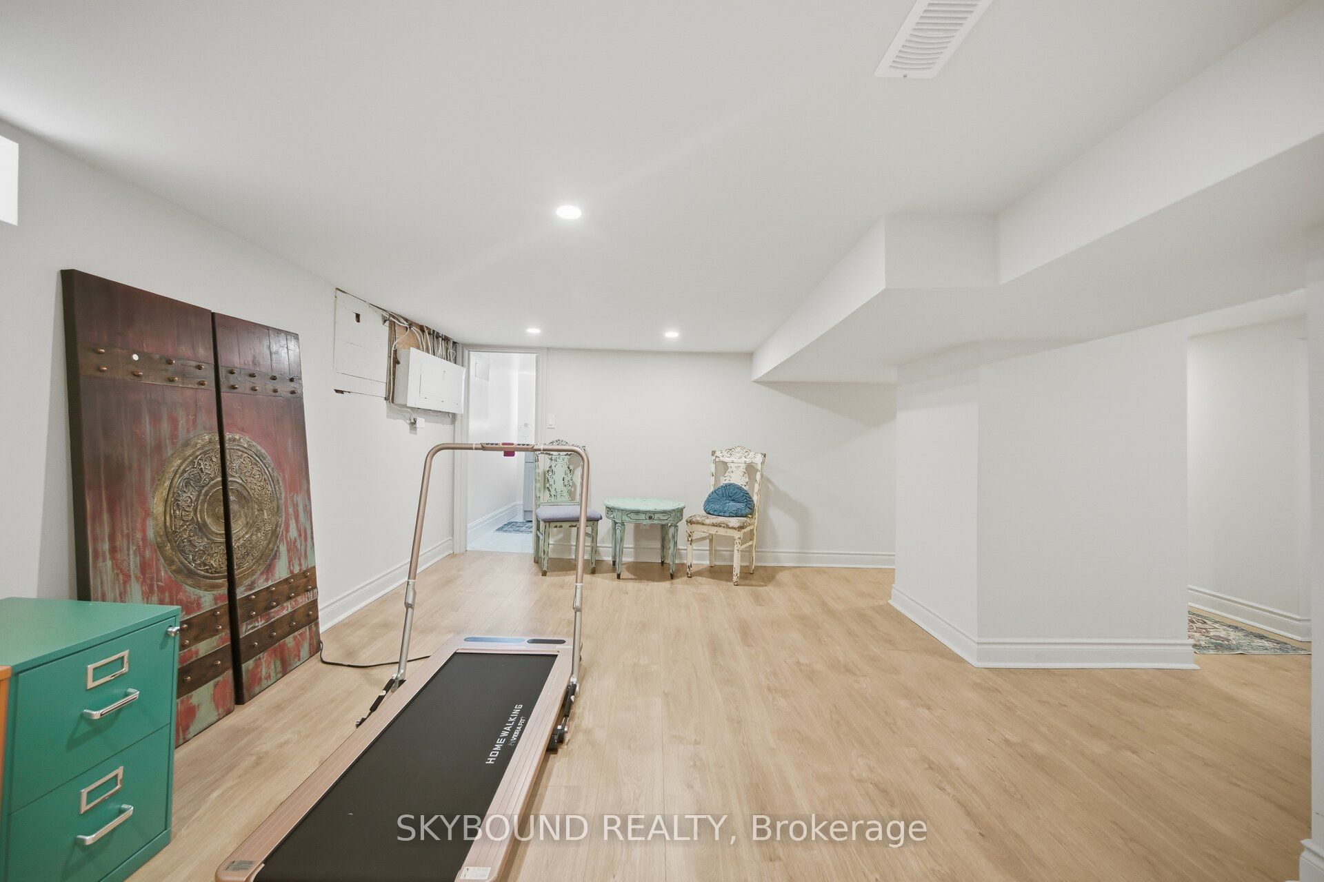 27 Rowe Street Property Photo 36