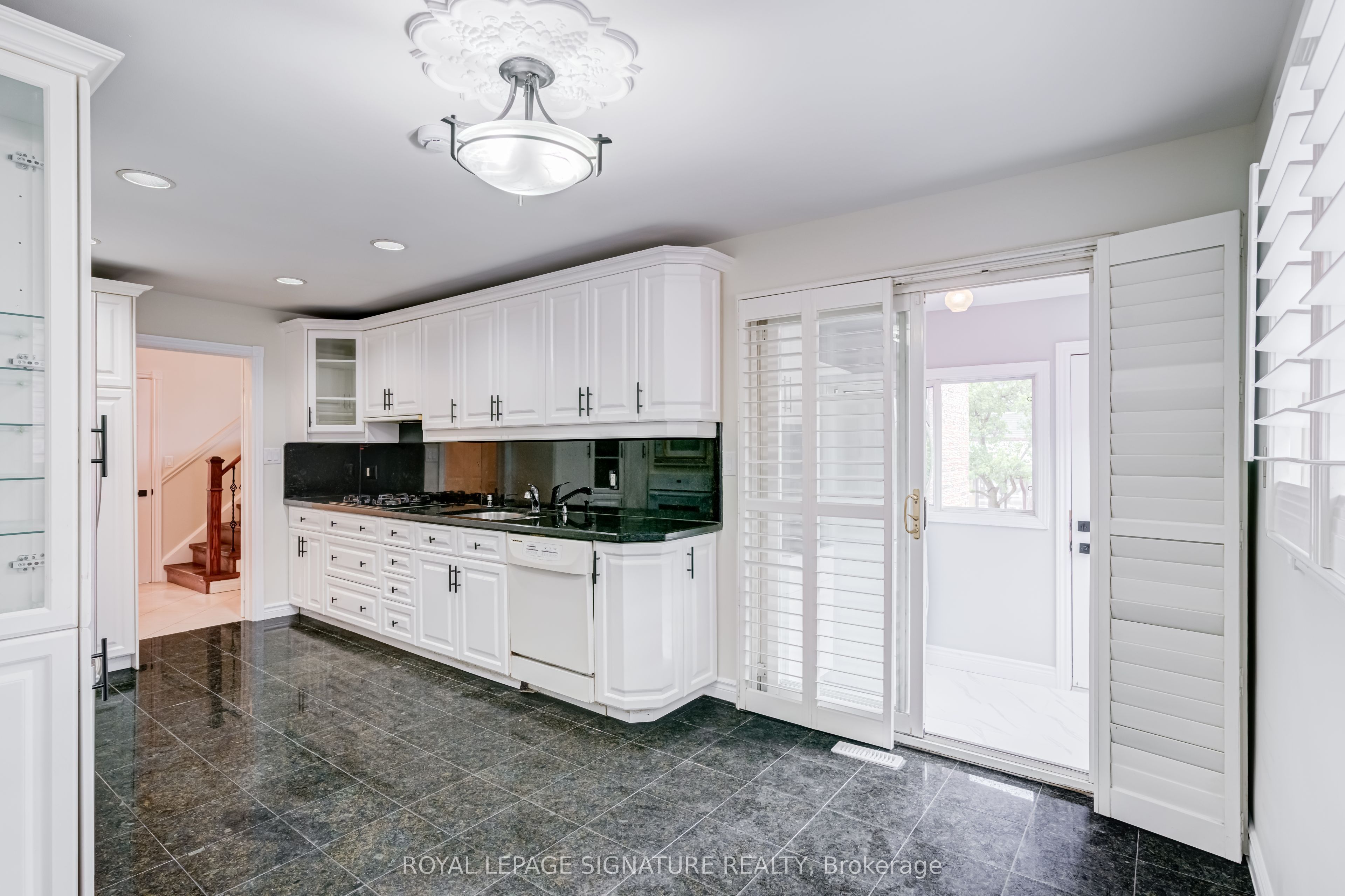 40 Beamsville Drive Property Photo 9