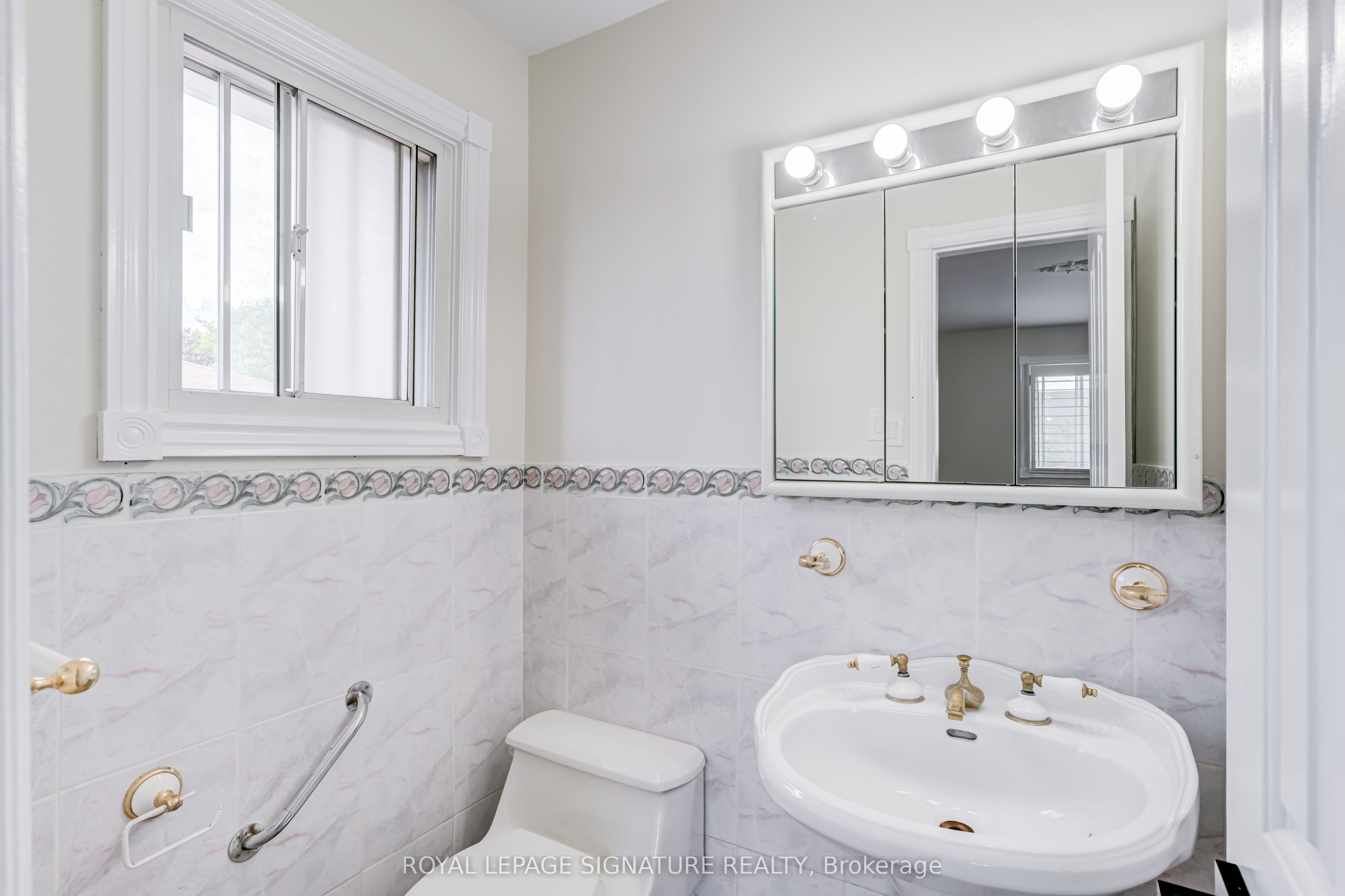40 Beamsville Drive Property Photo 15