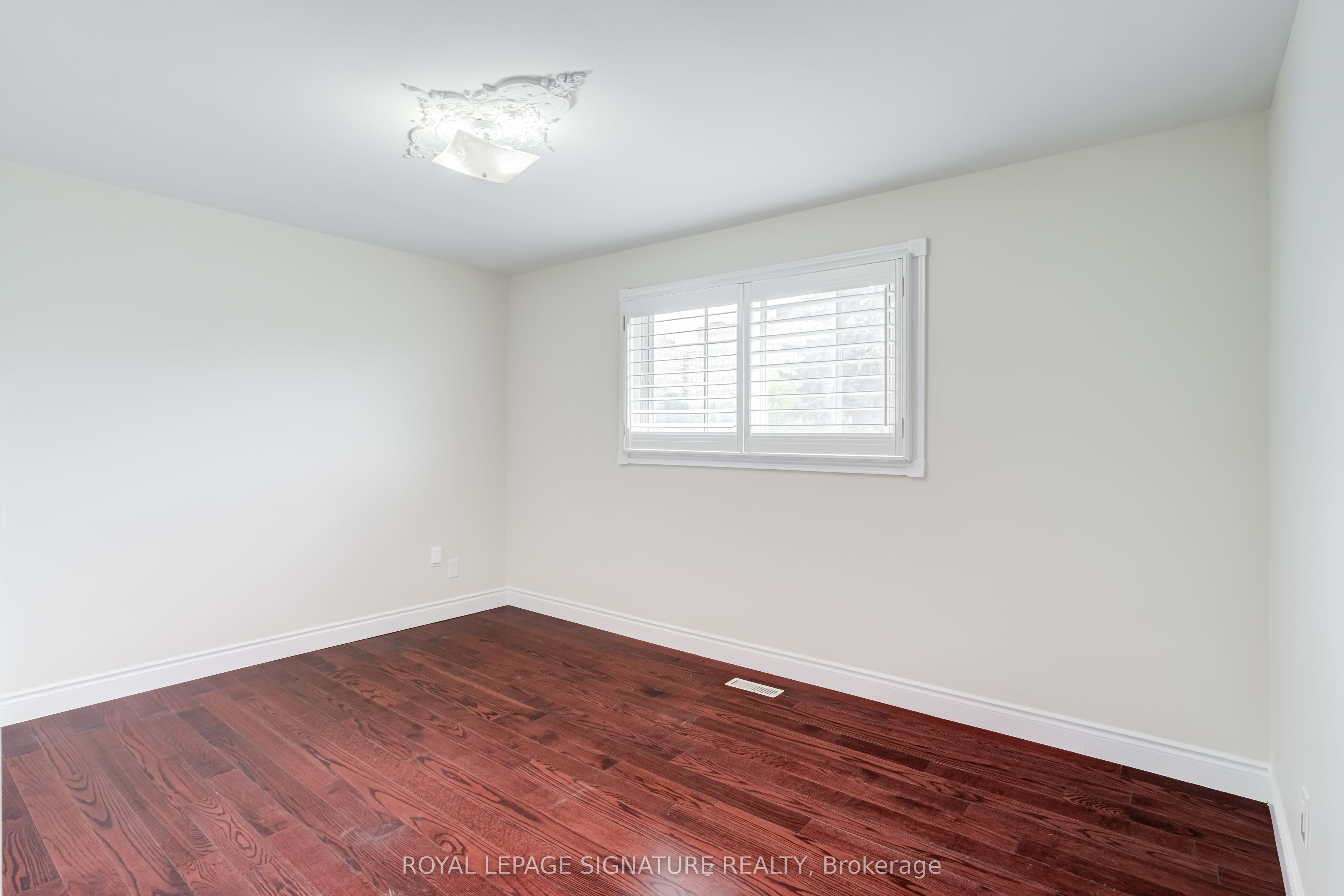 40 Beamsville Drive Property Photo 16