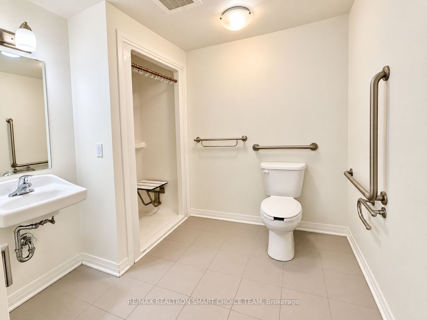 1900 Simcoe Street N 721 Property Photo 13