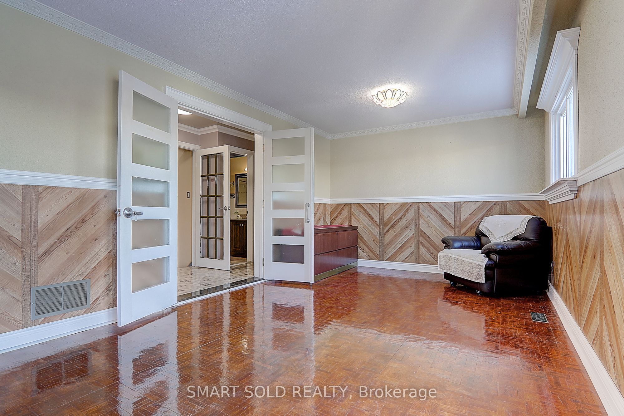 12 Glendinning Avenue Property Photo 23