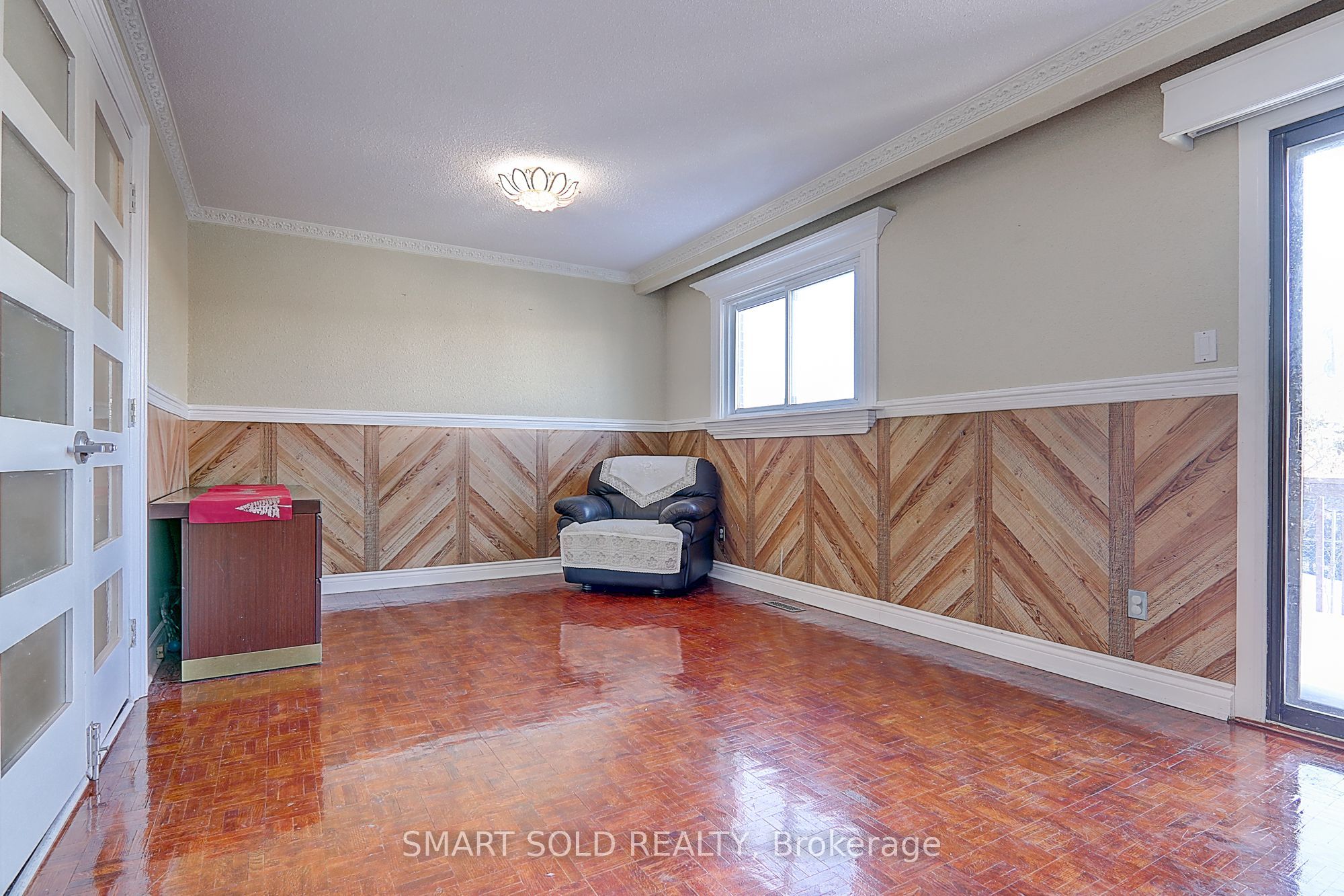 12 Glendinning Avenue Property Photo 24