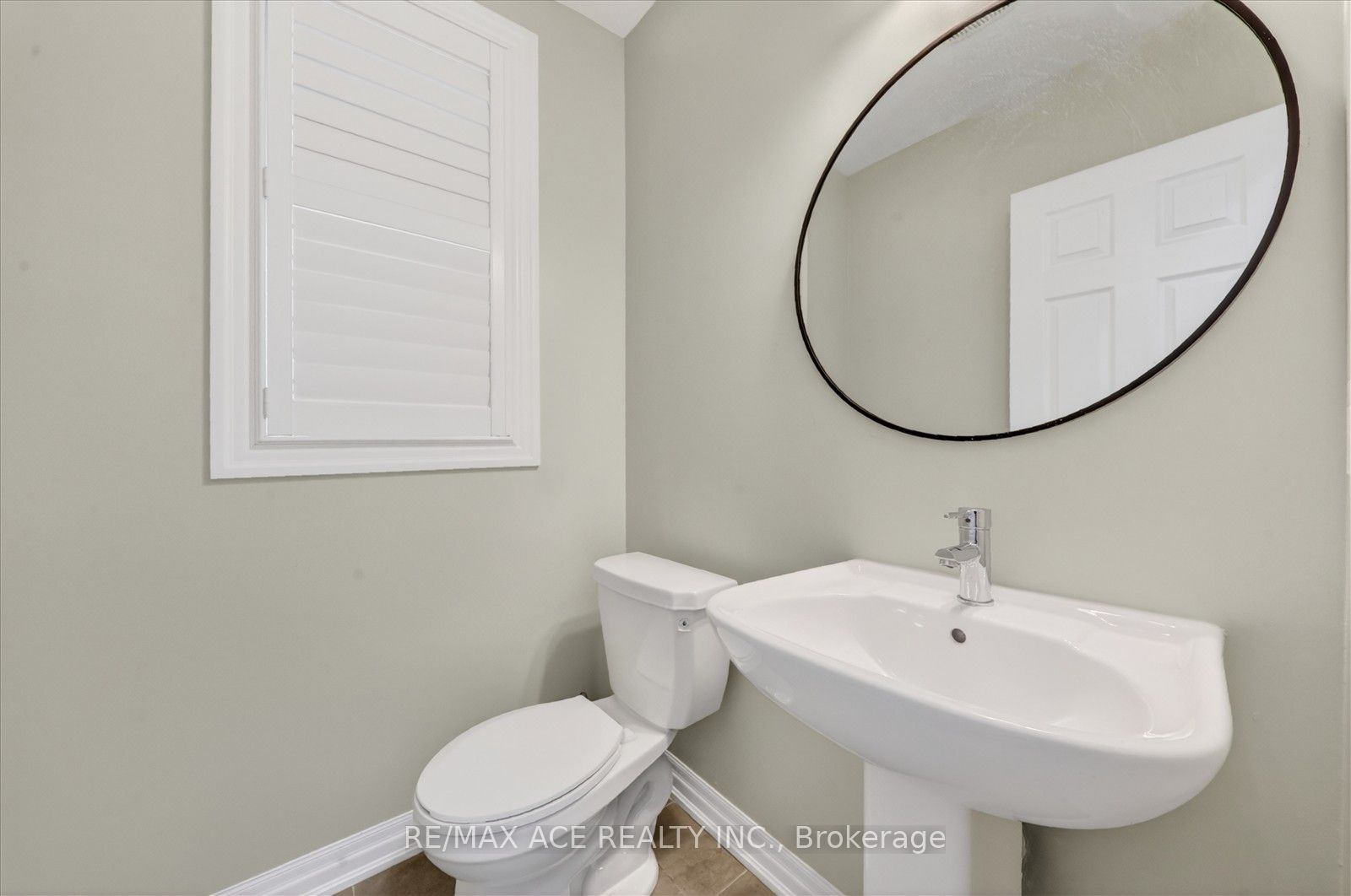 218 Flood Avenue Property Photo 8