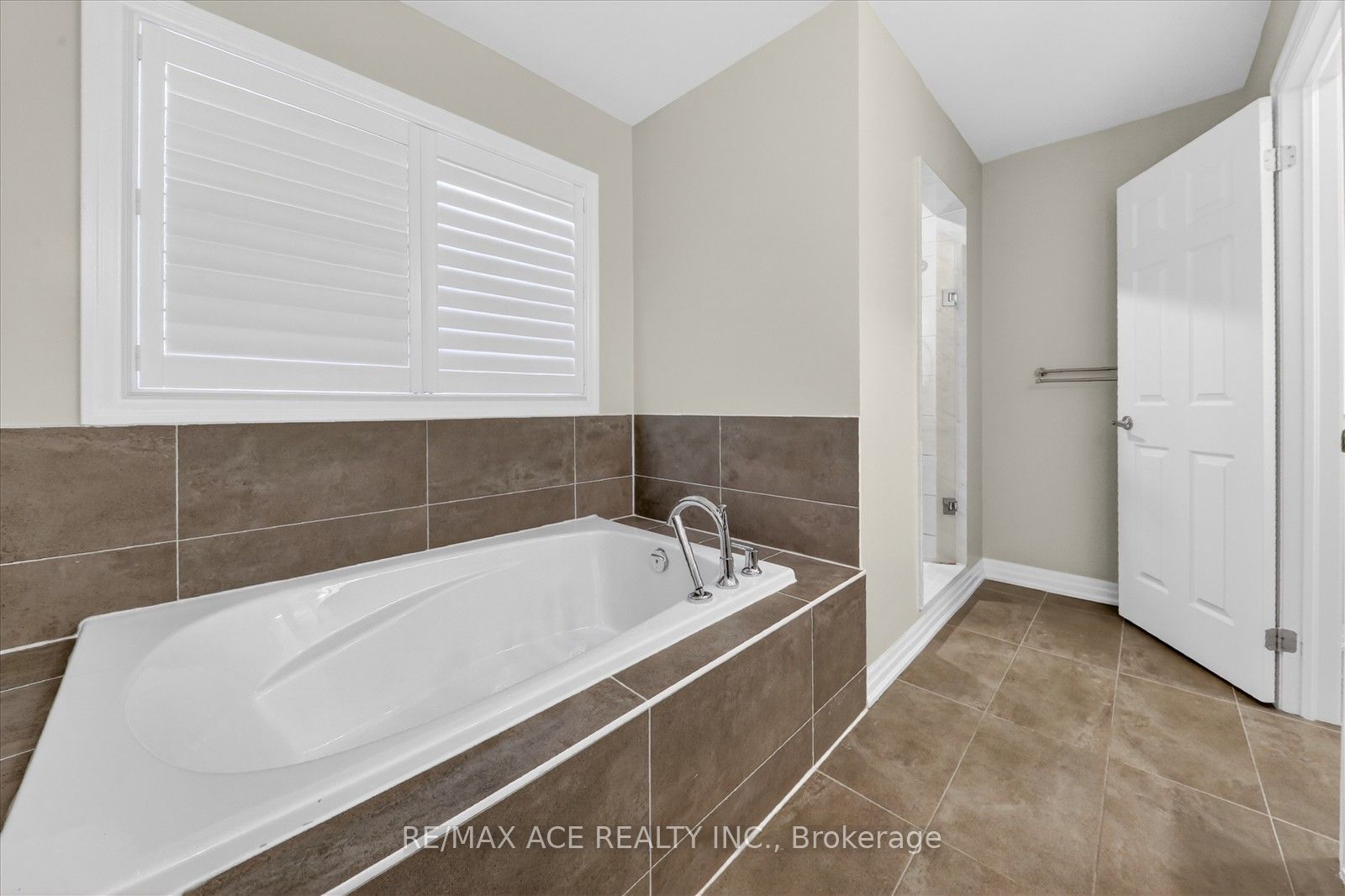 218 Flood Avenue Property Photo 26