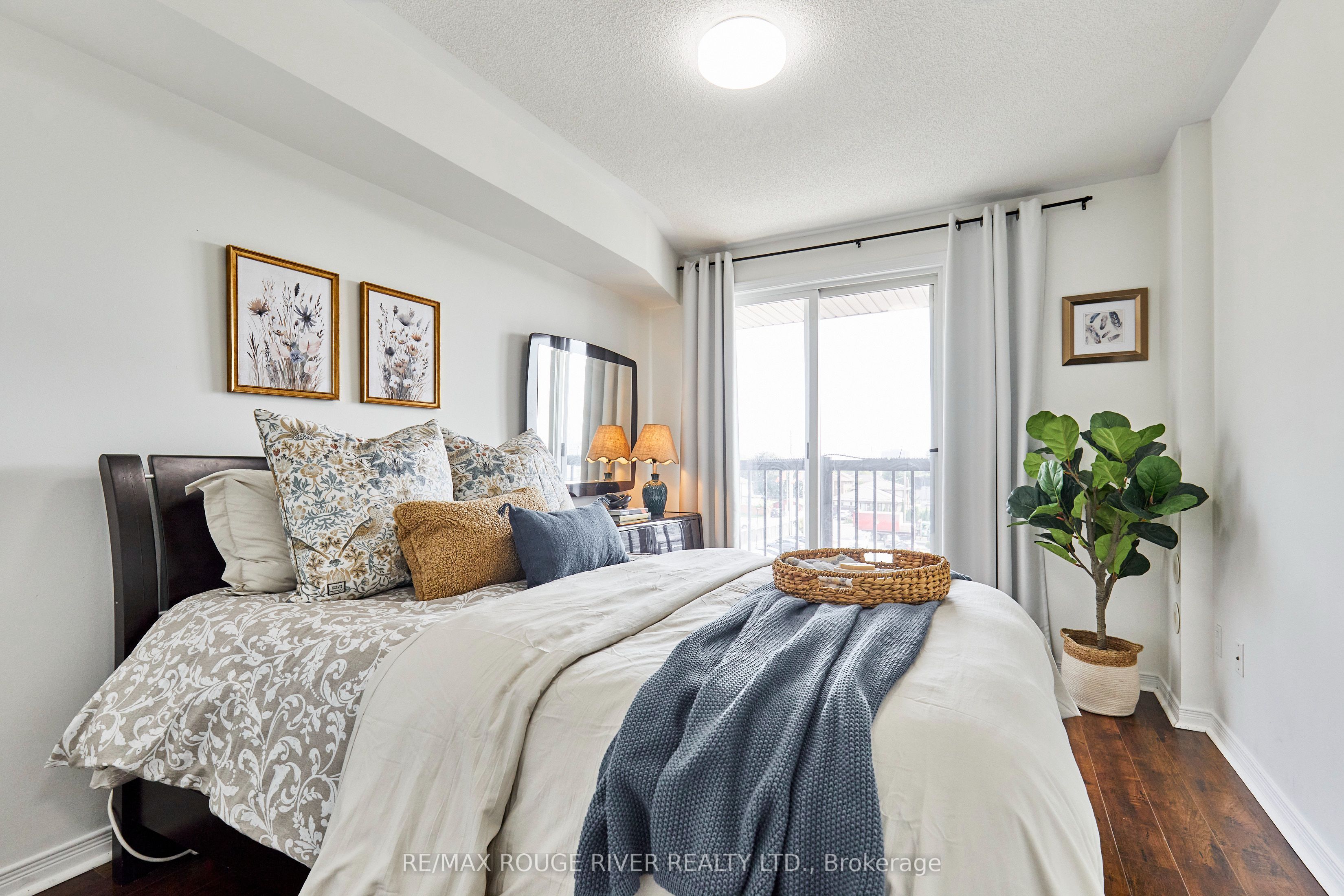 25 Strangford Lane 312 Property Photo 15