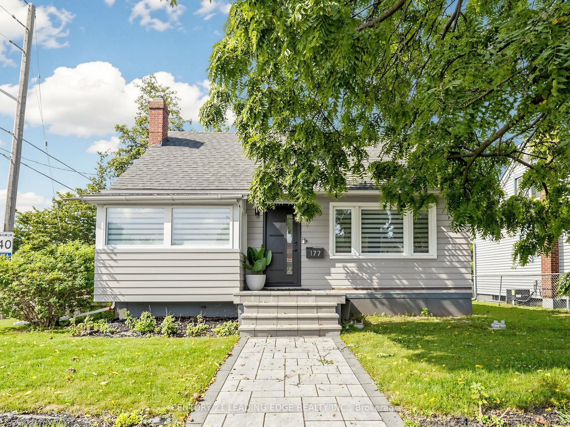 177 Park Road N Property Photo 1