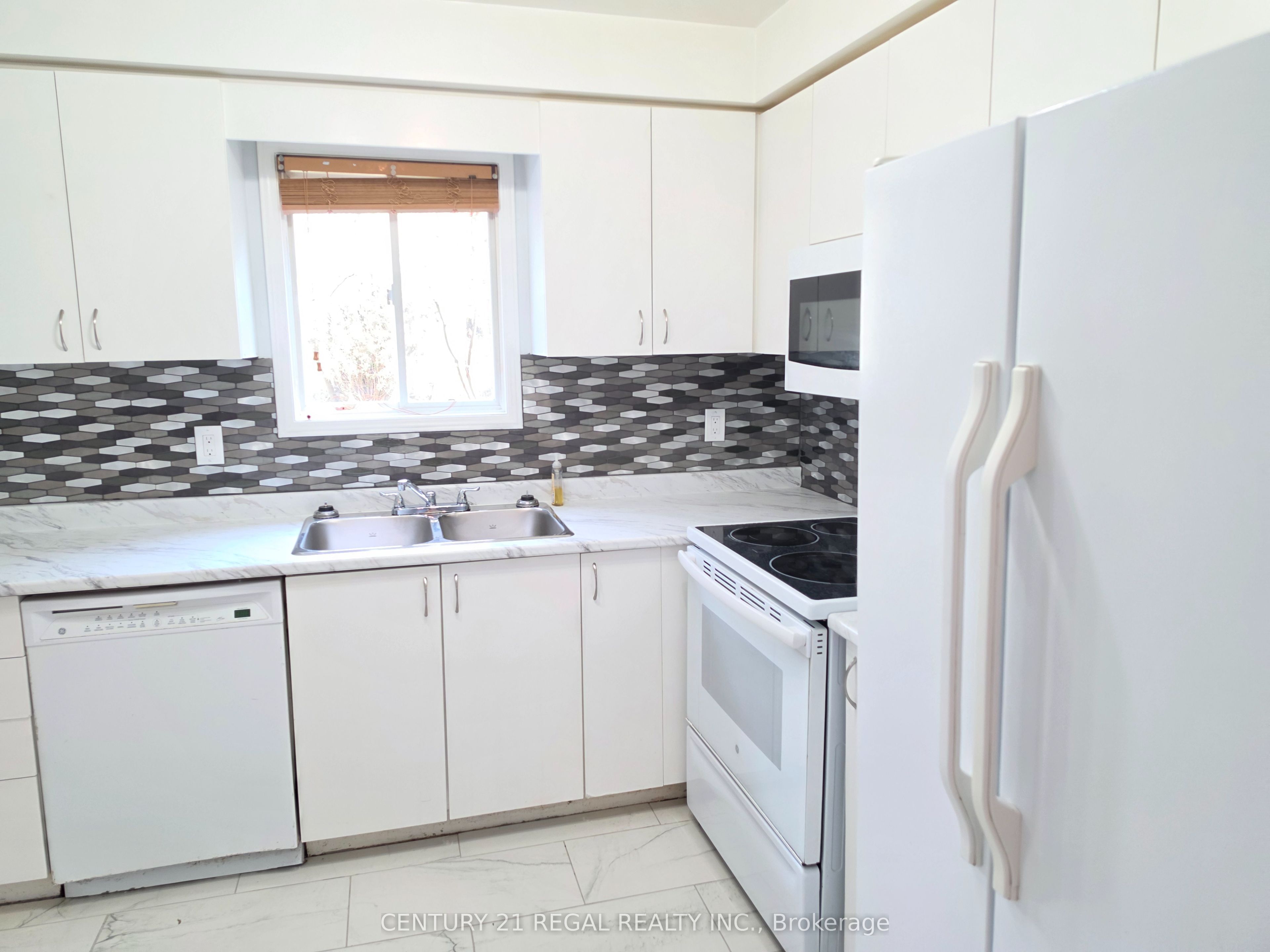 67 Fulton Crescent Property Photo 7
