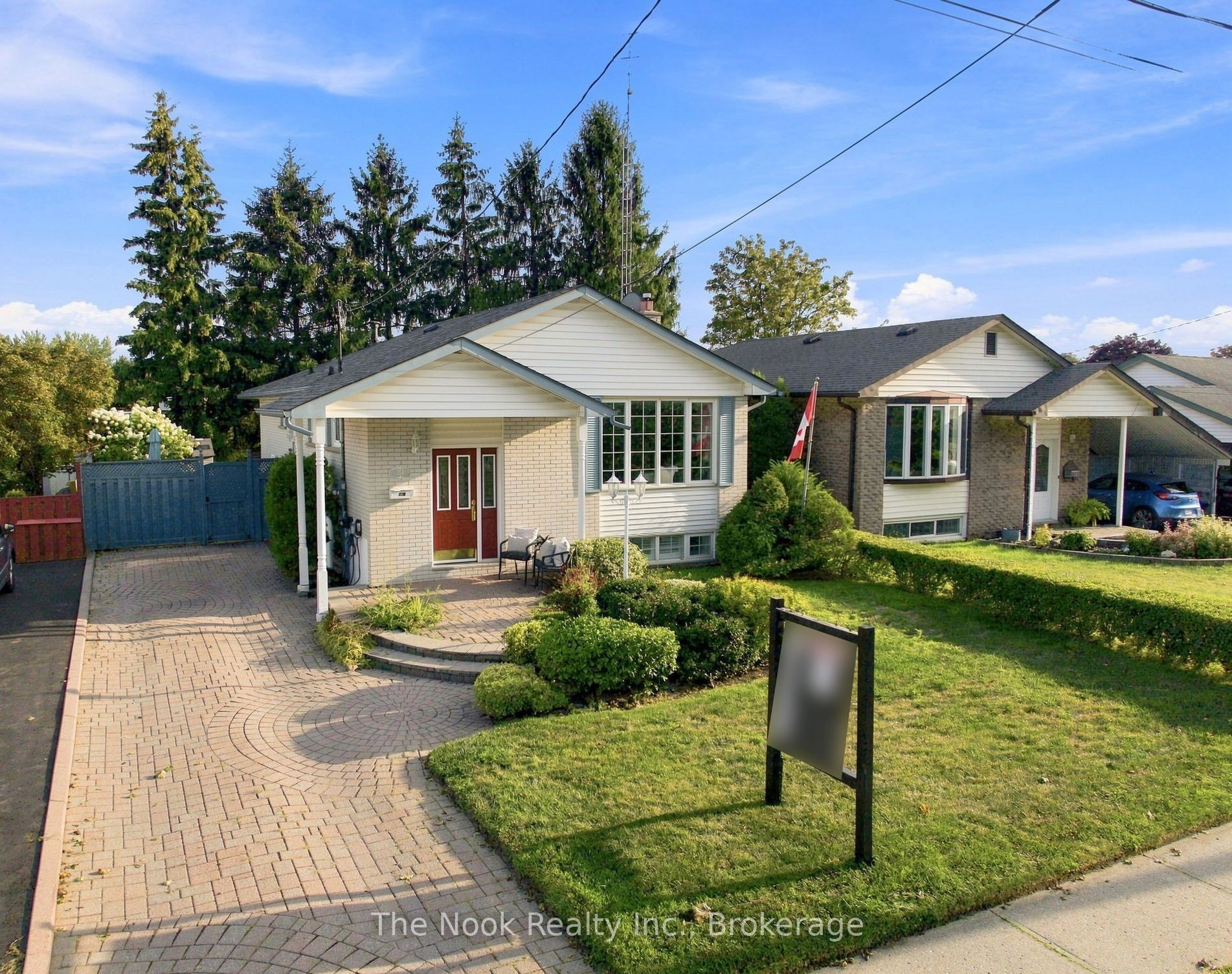 274 Labrador Drive Property Photo 1