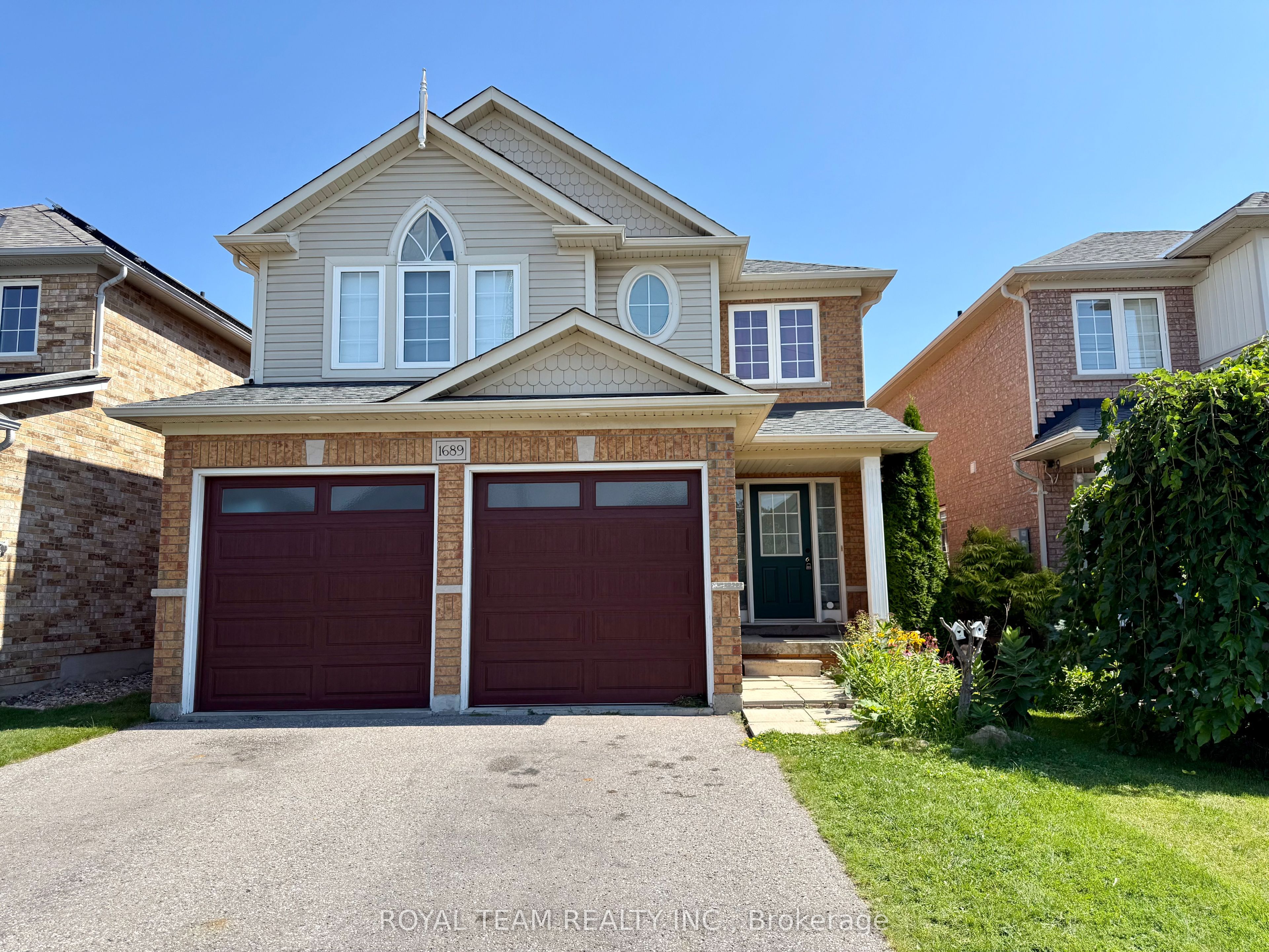 1689 Whitestone Drive Property Photo 2