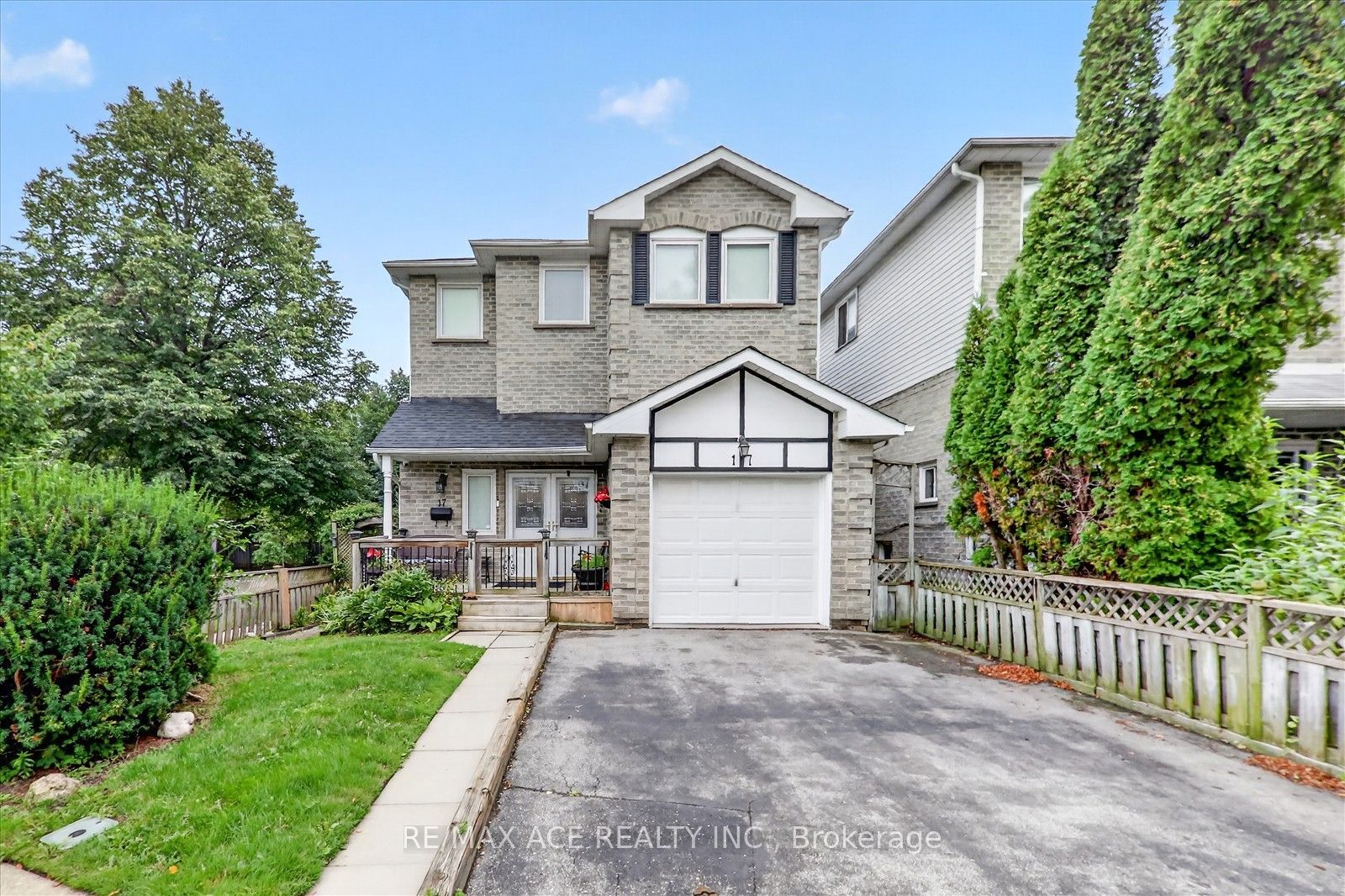 17 Whittington Court Property Photo 1