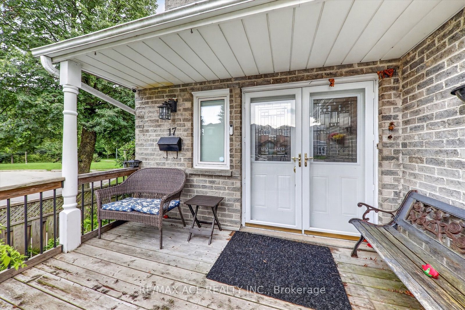 17 Whittington Court Property Photo 4