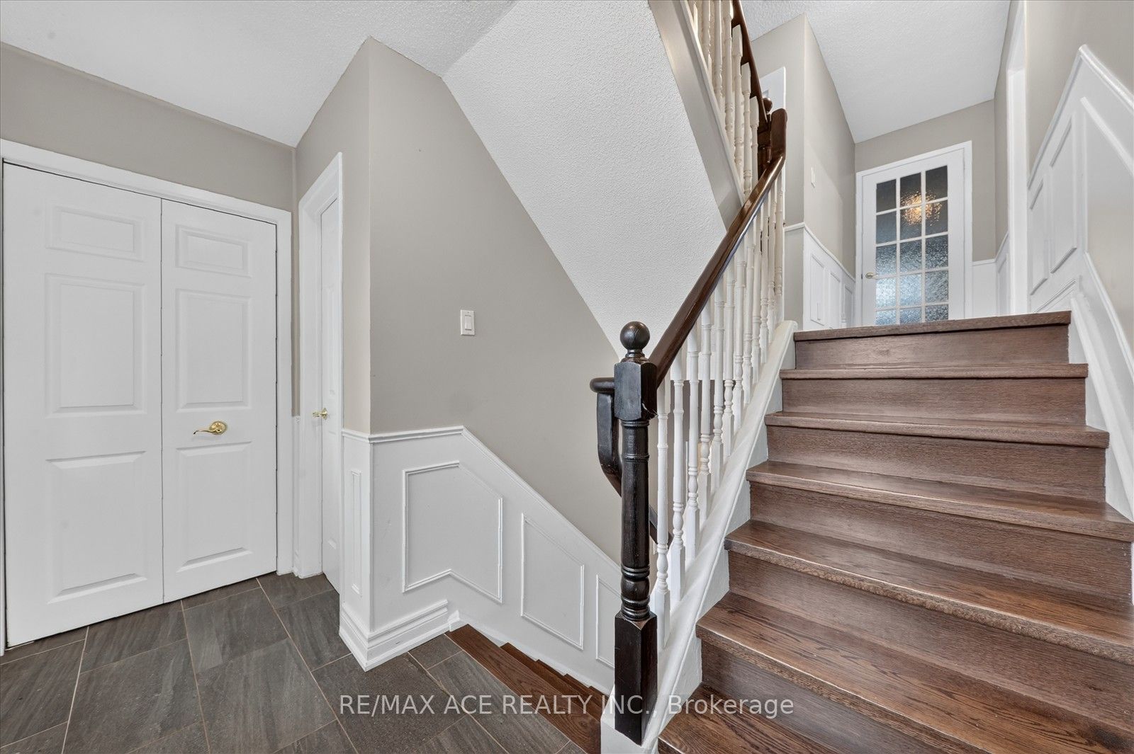17 Whittington Court Property Photo 6
