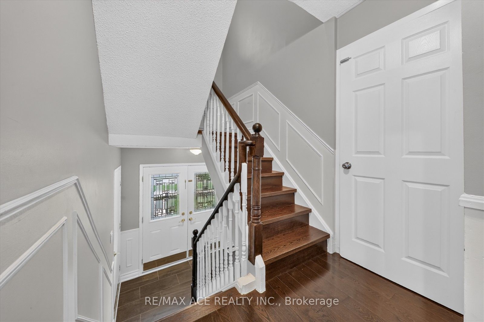 17 Whittington Court Property Photo 7
