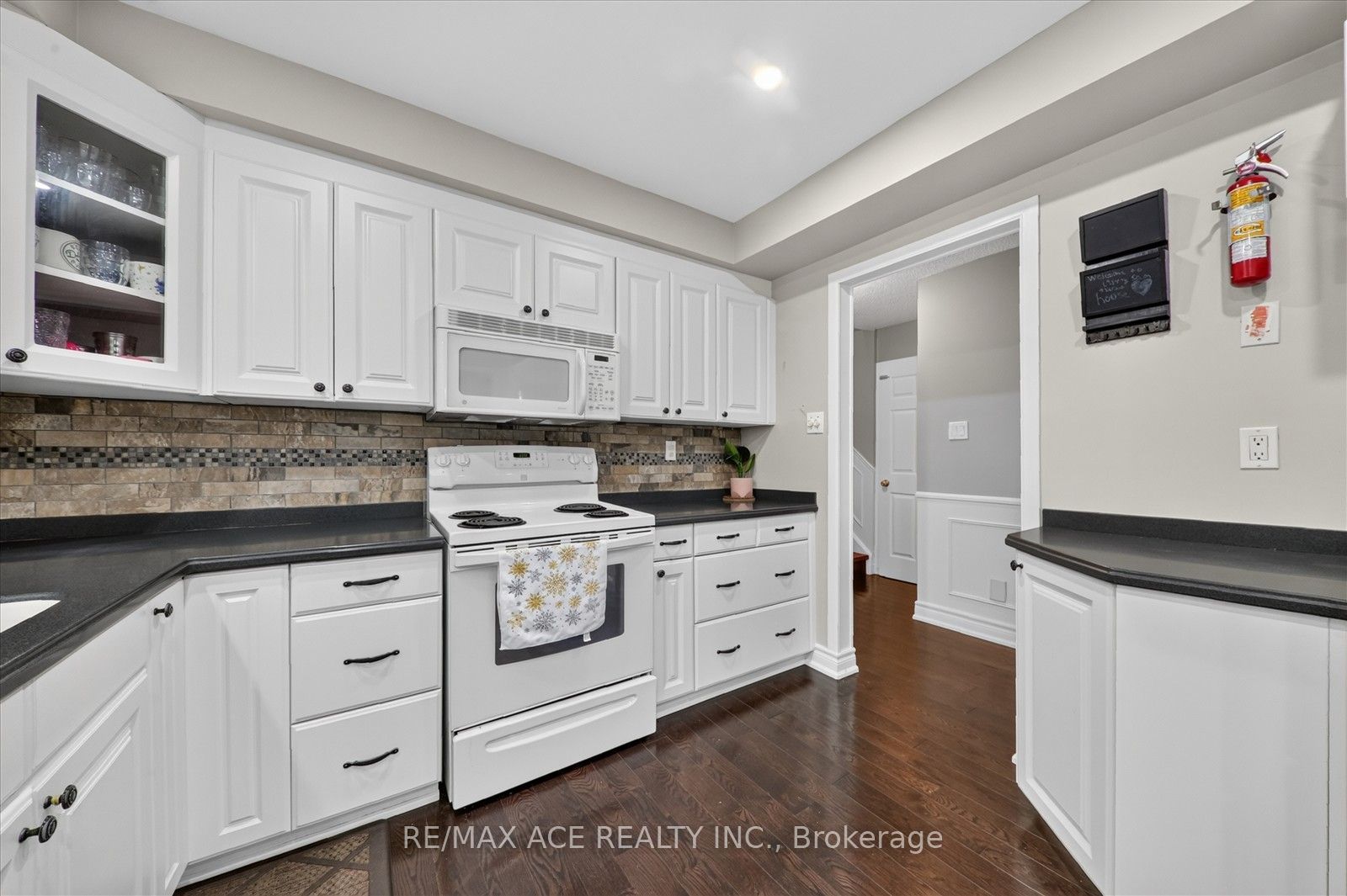 17 Whittington Court Property Photo 9