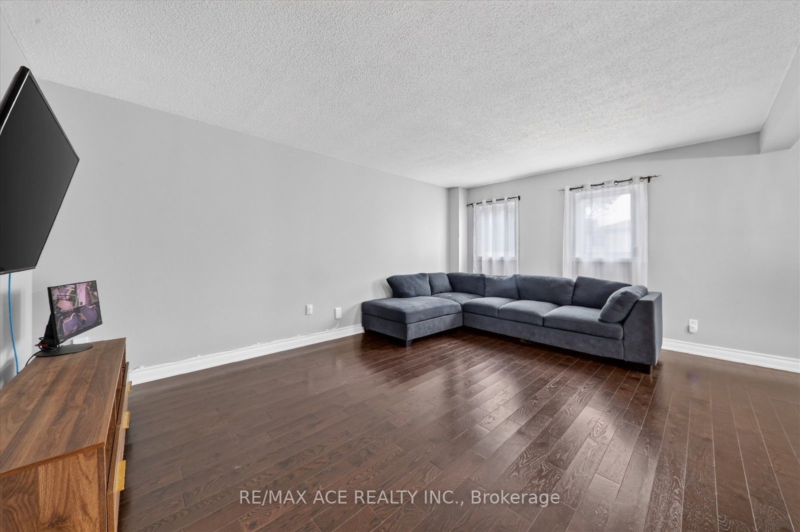 17 Whittington Court Property Photo 14