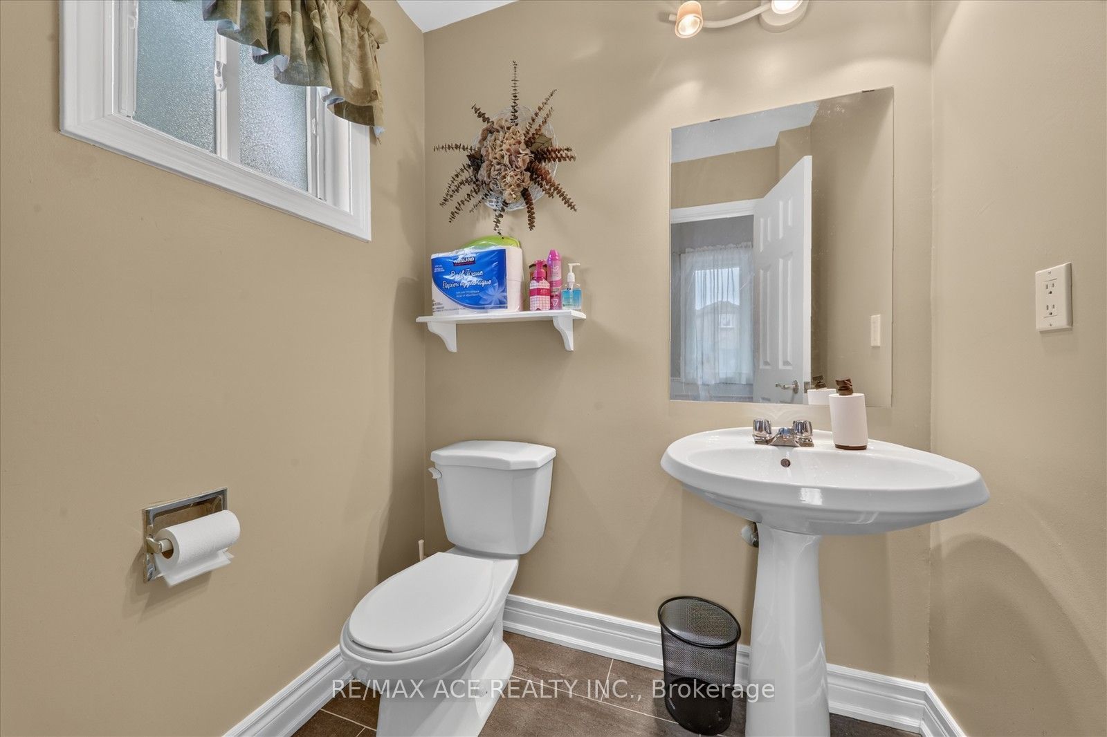 17 Whittington Court Property Photo 18