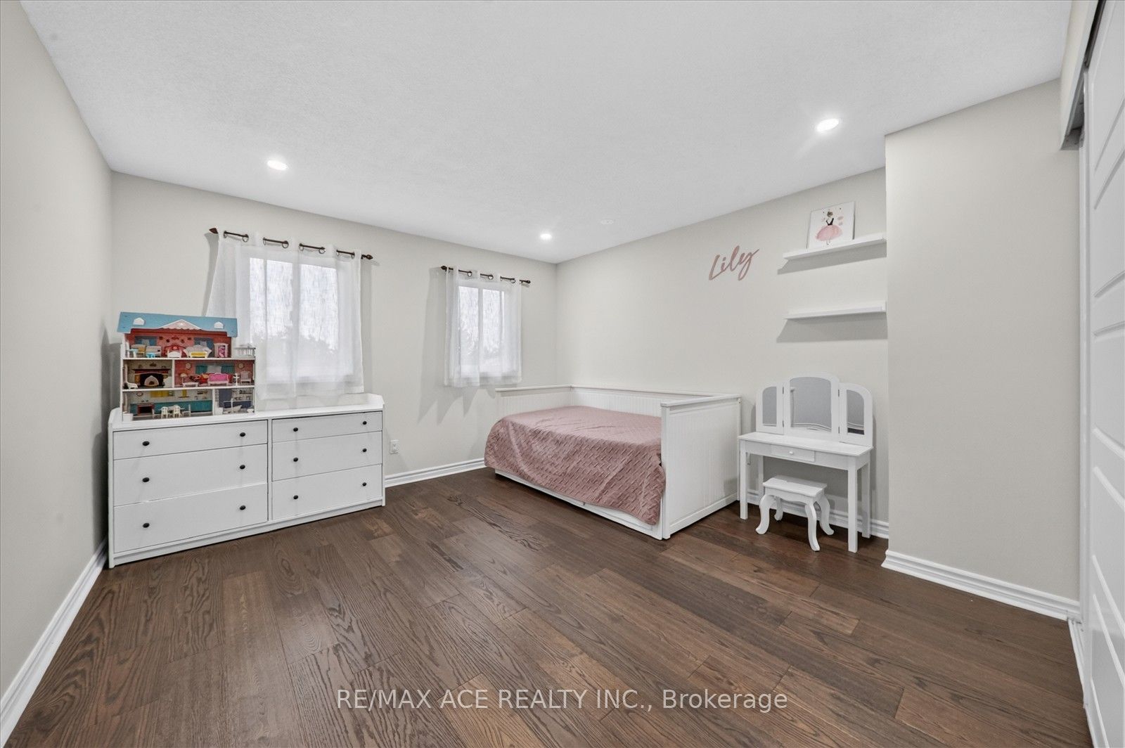17 Whittington Court Property Photo 25