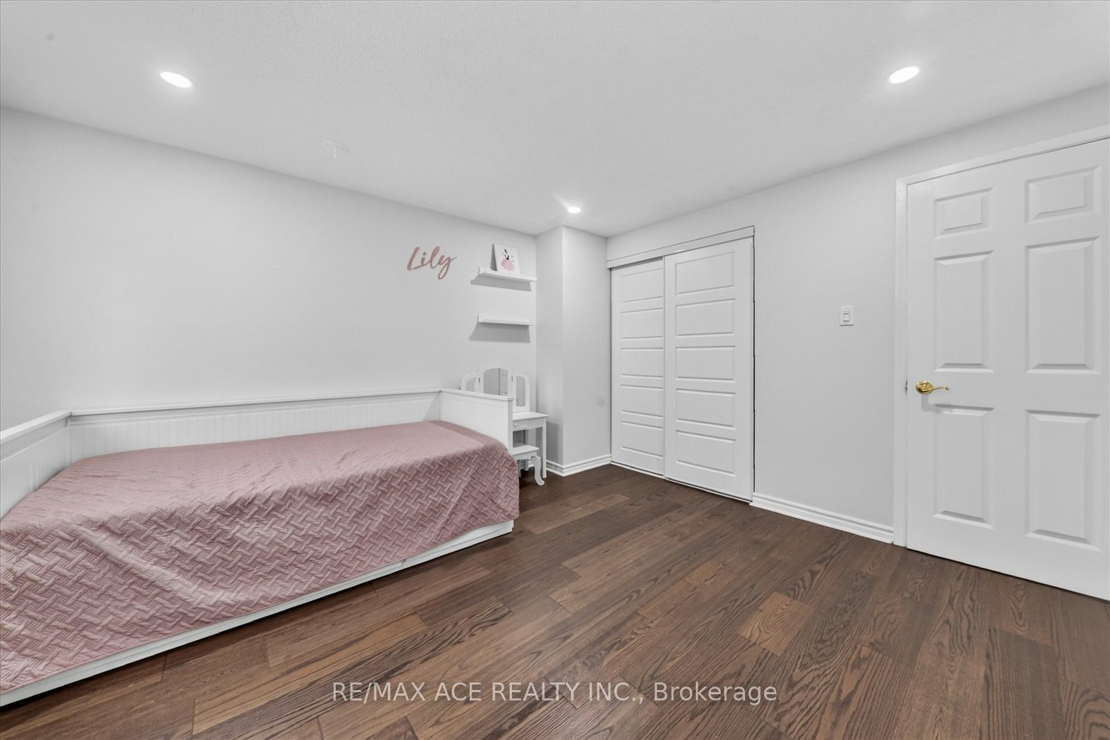 17 Whittington Court Property Photo 26