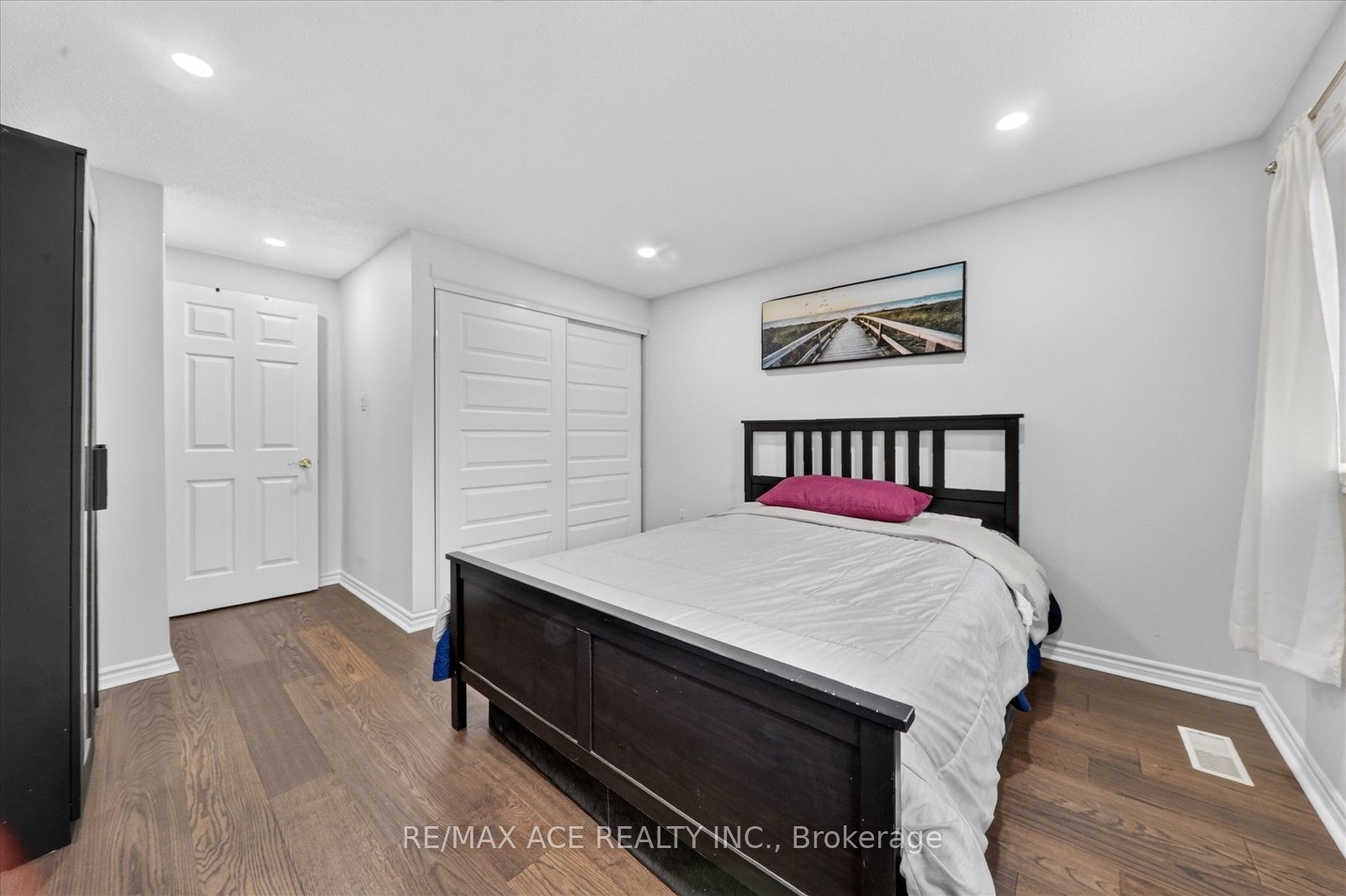 17 Whittington Court Property Photo 28