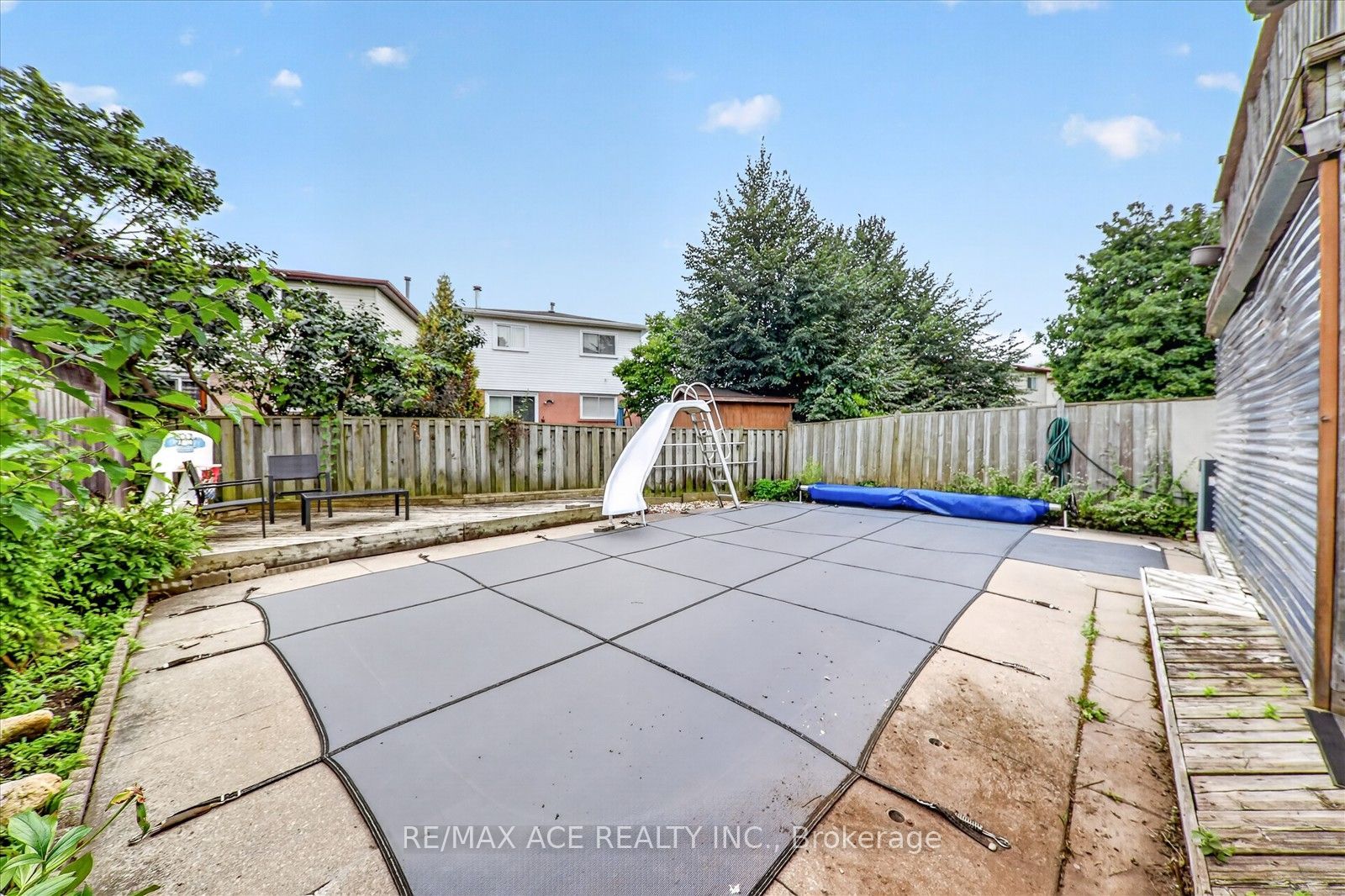 17 Whittington Court Property Photo 40