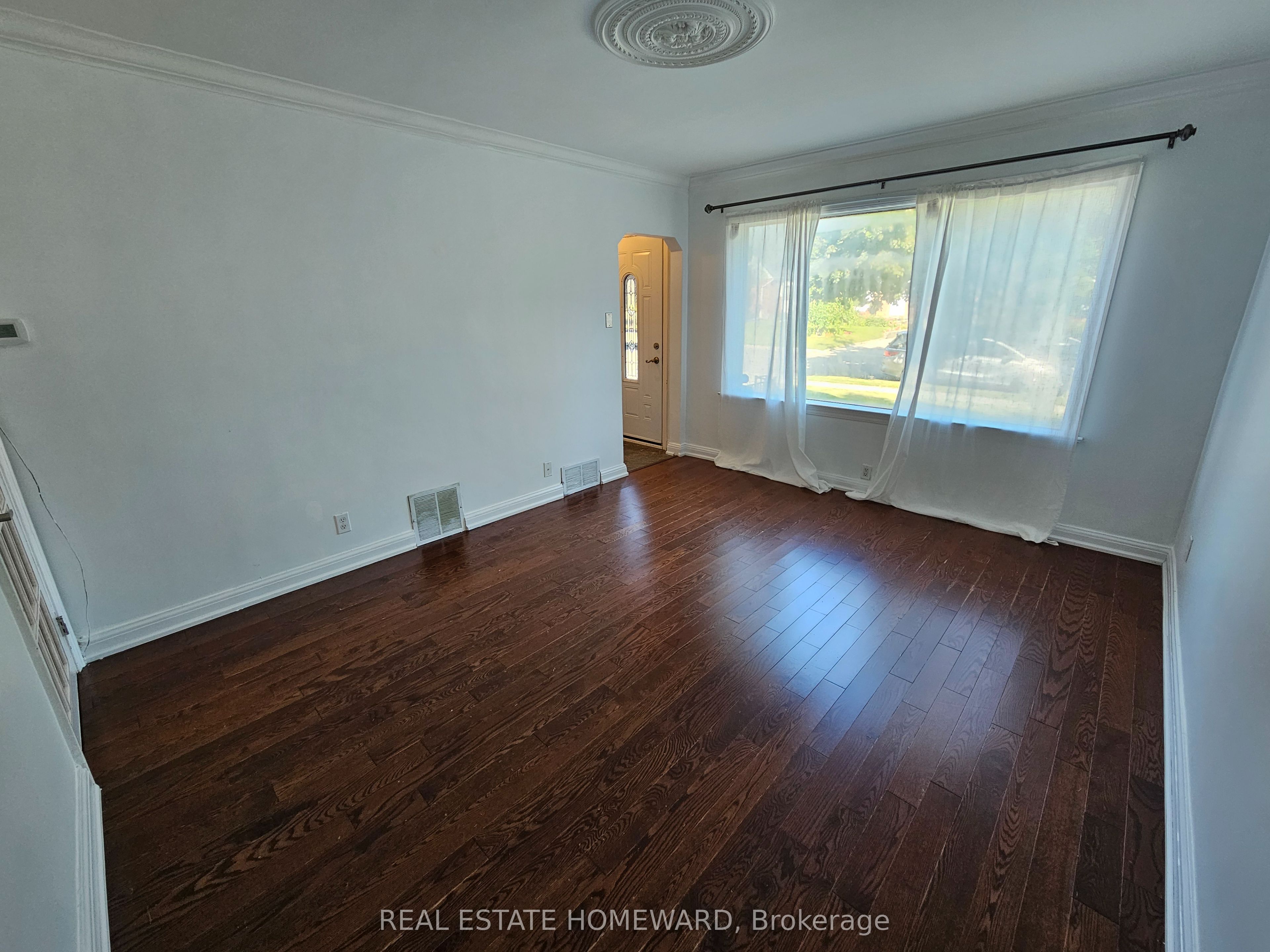 44 Harris Park Drive Property Photo 7