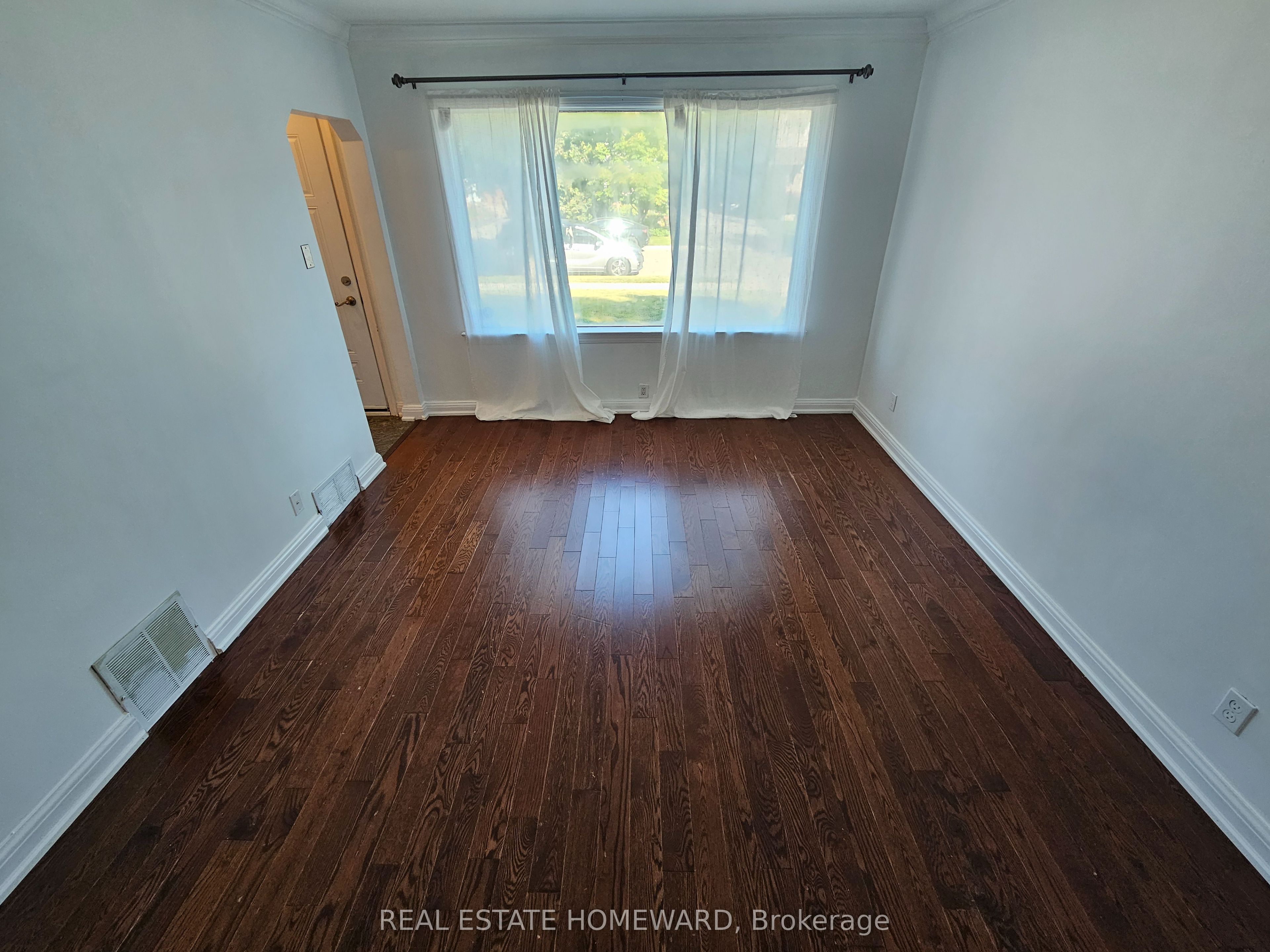 44 Harris Park Drive Property Photo 8