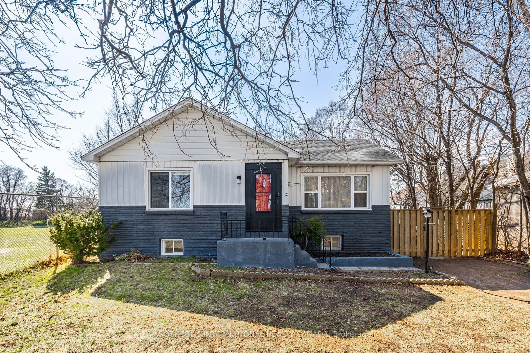 4075a Lawrence Avenue E Property Photo 2
