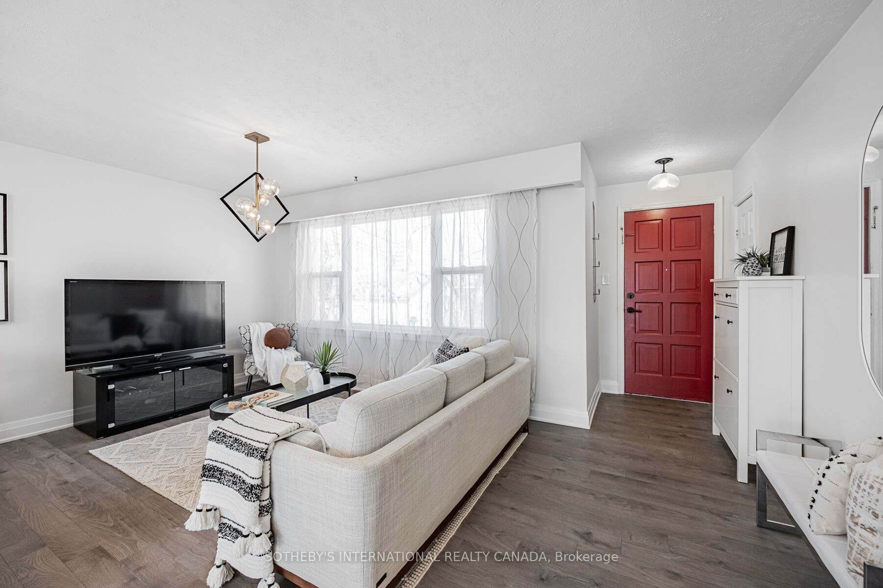 4075a Lawrence Avenue E Property Photo 14