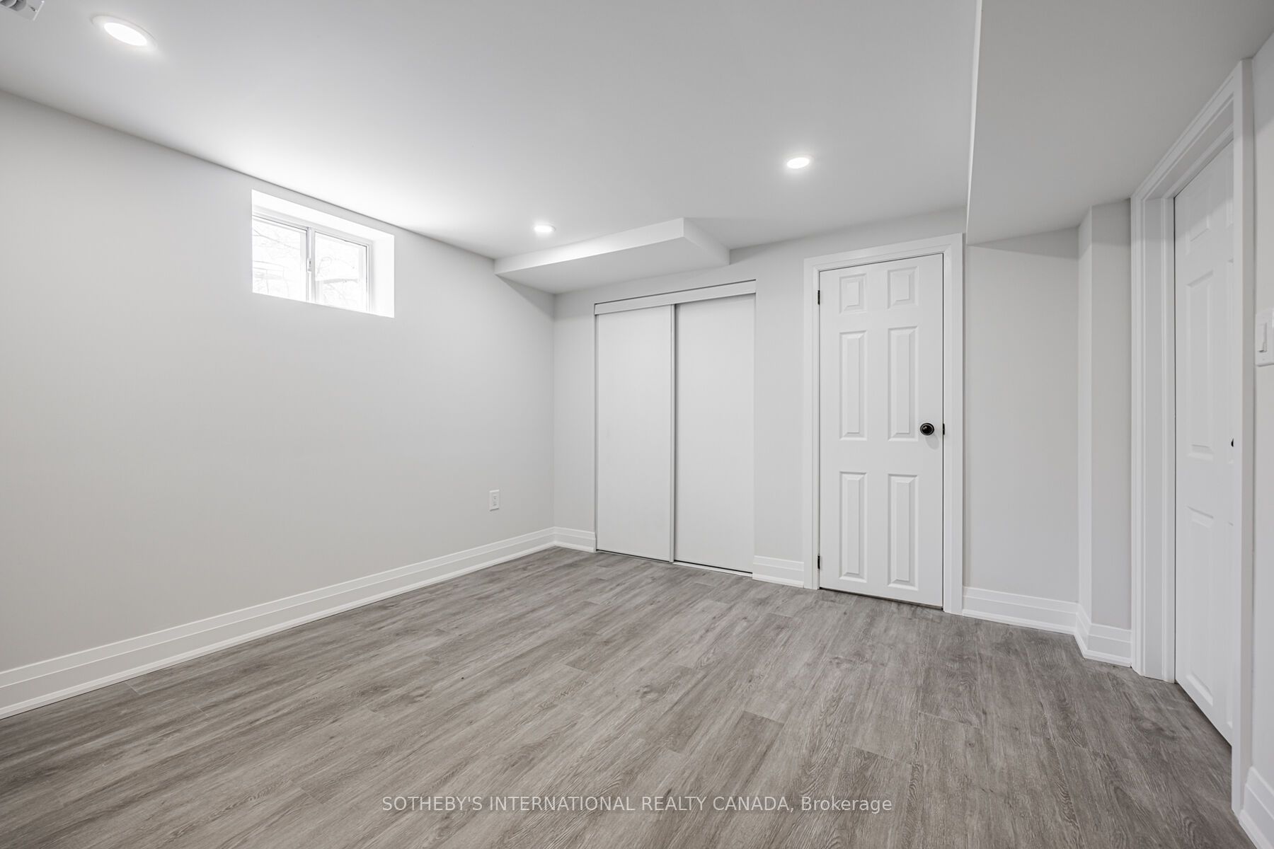 4075a Lawrence Avenue E Property Photo 20