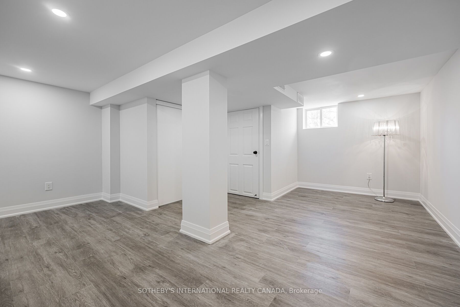 4075a Lawrence Avenue E Property Photo 21