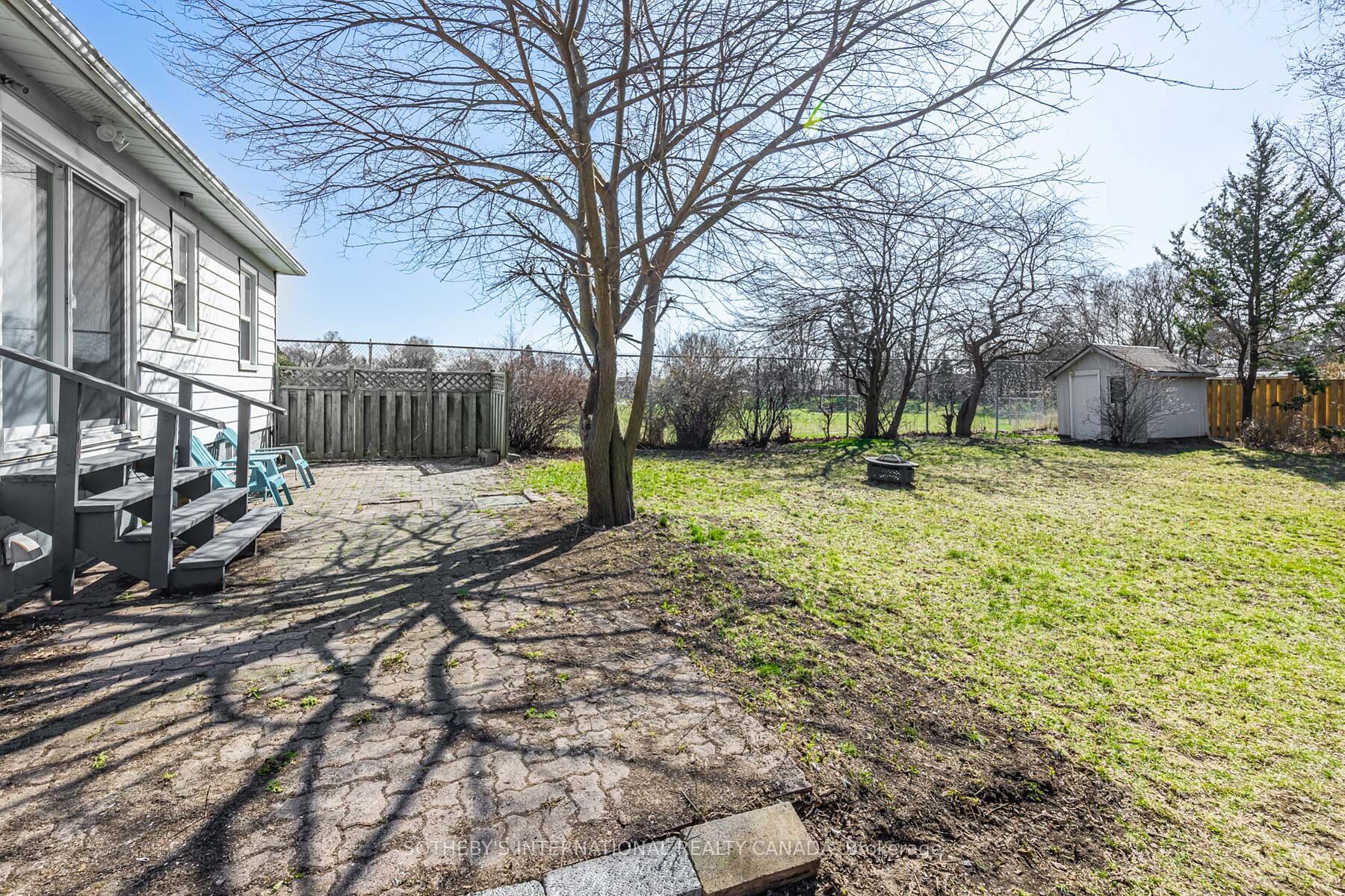4075a Lawrence Avenue E Property Photo 23