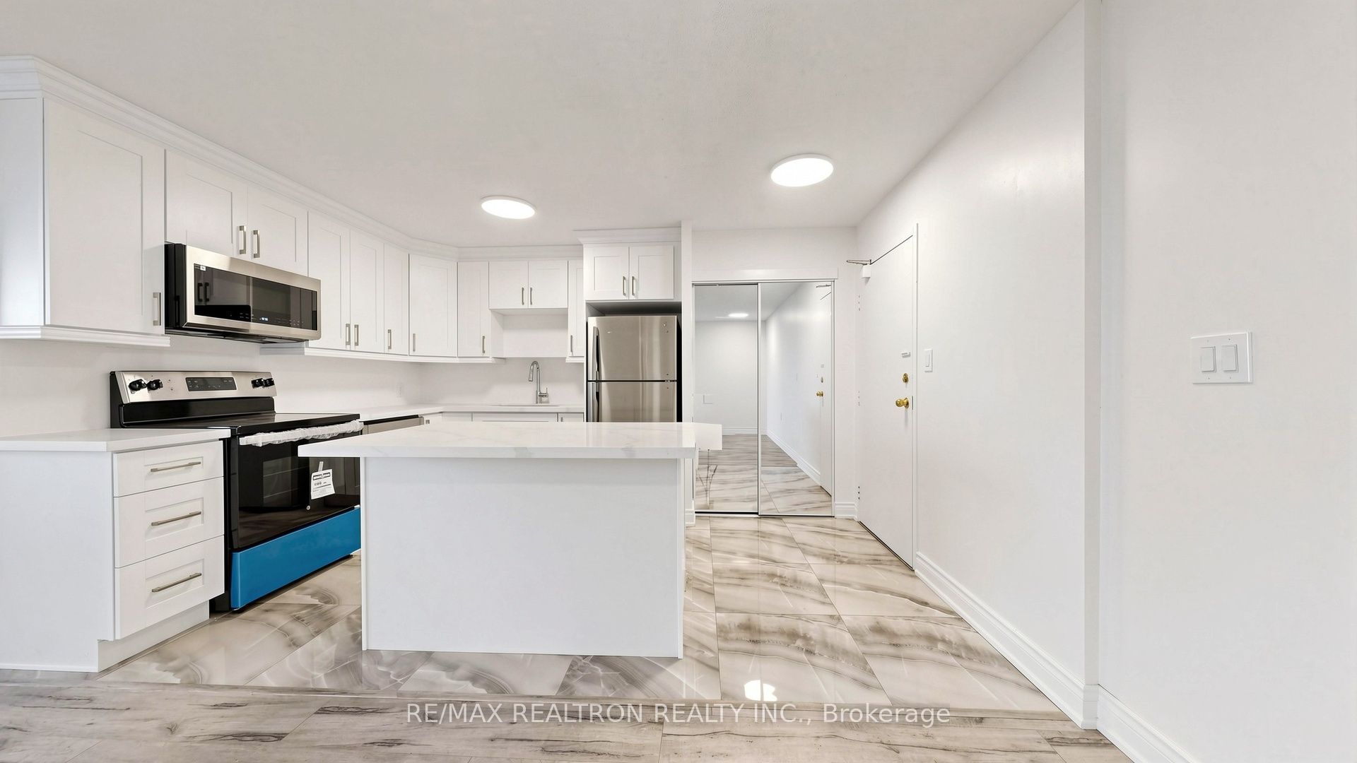 100 Wingarden Court 1011 Property Photo 13