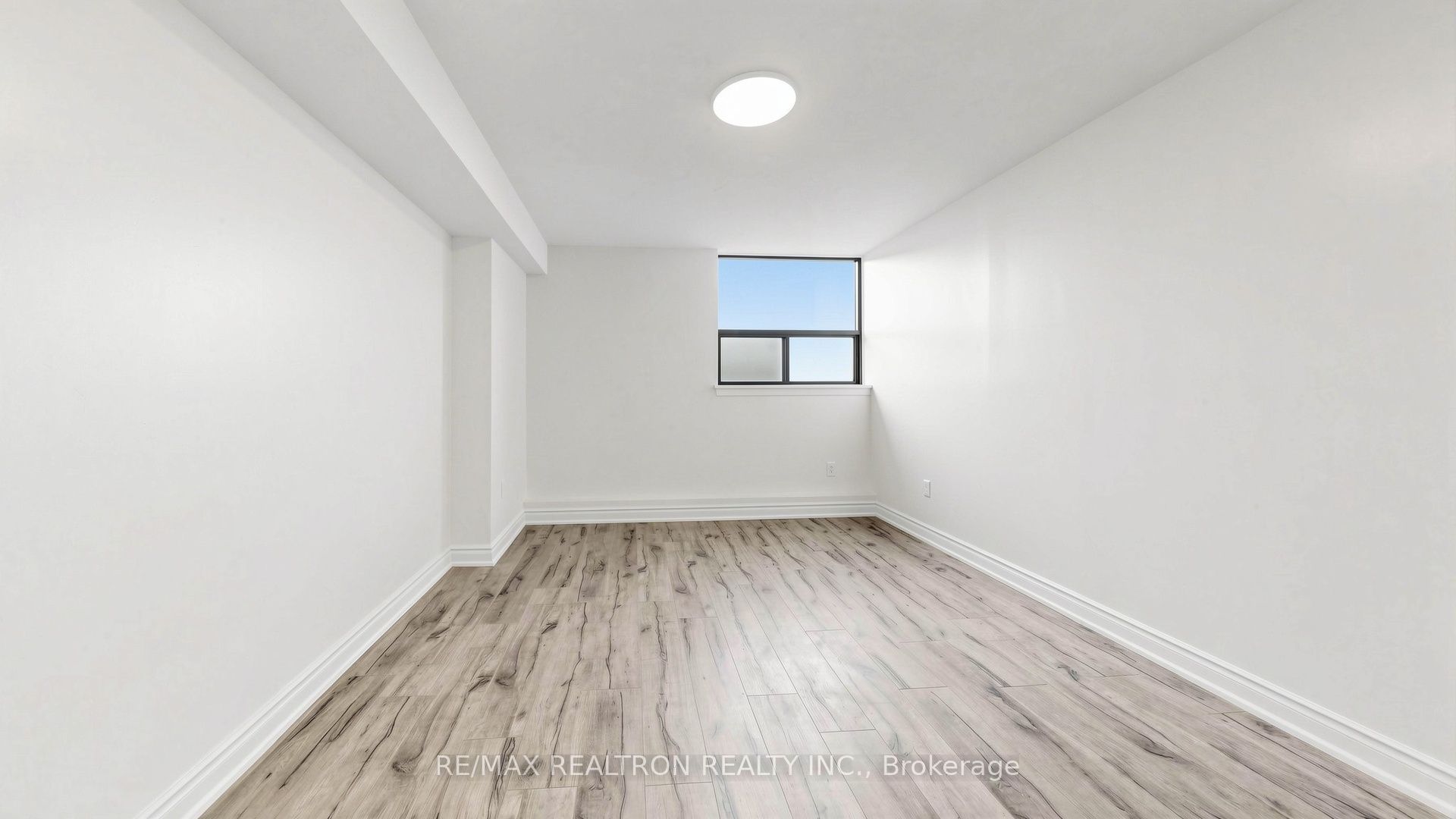 100 Wingarden Court 1011 Property Photo 20