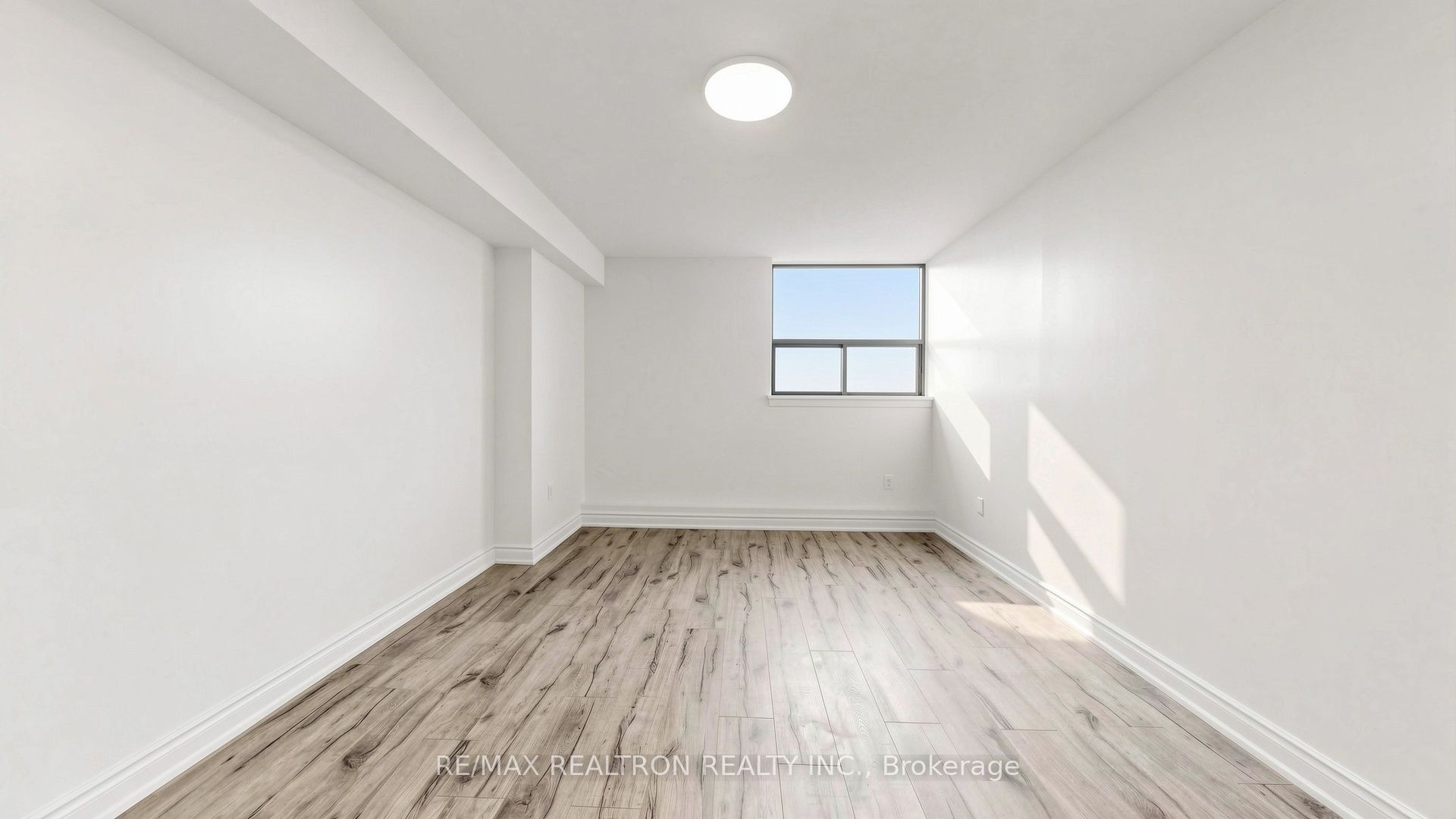 100 Wingarden Court 1011 Property Photo 21