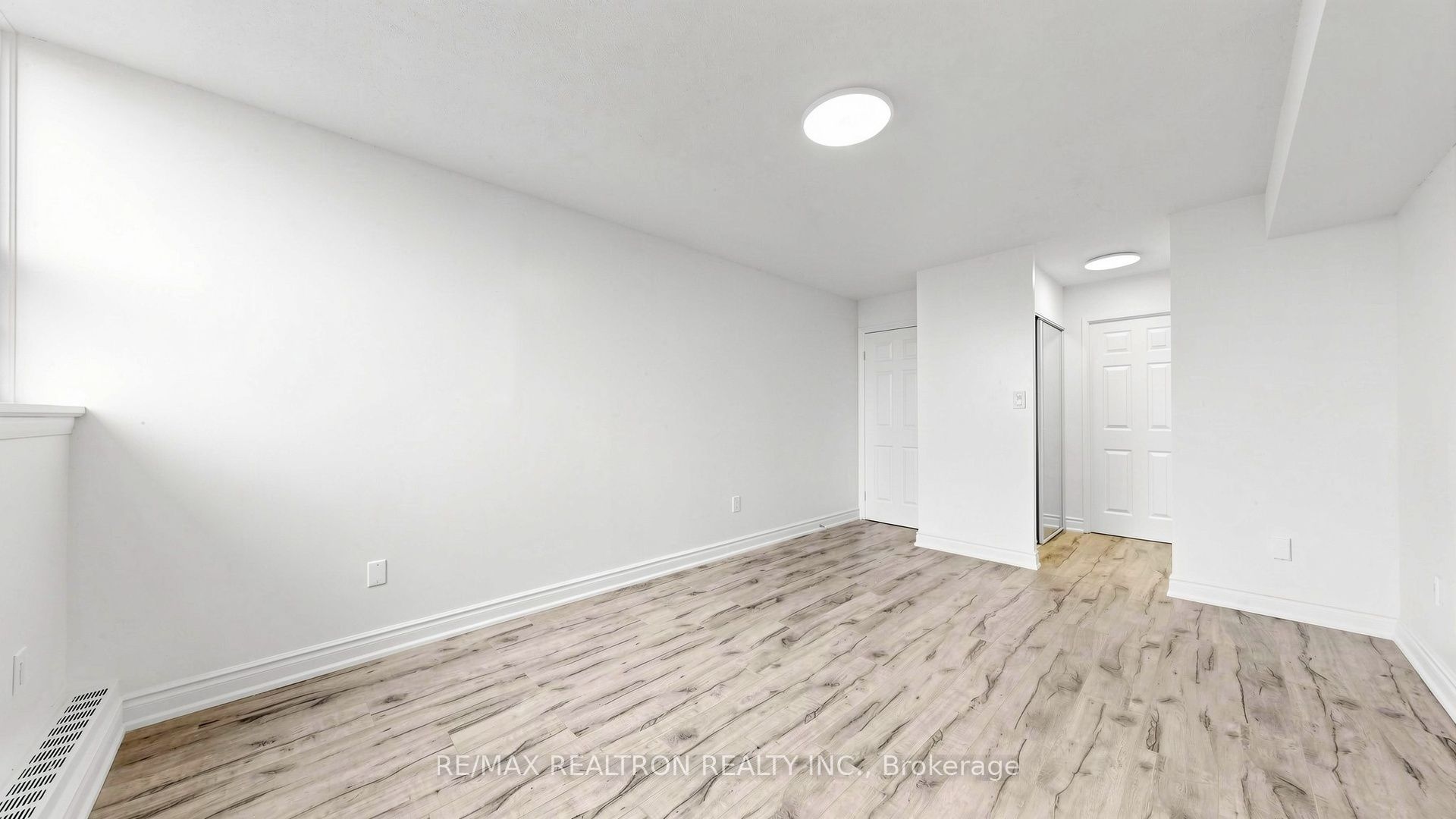100 Wingarden Court 1011 Property Photo 22