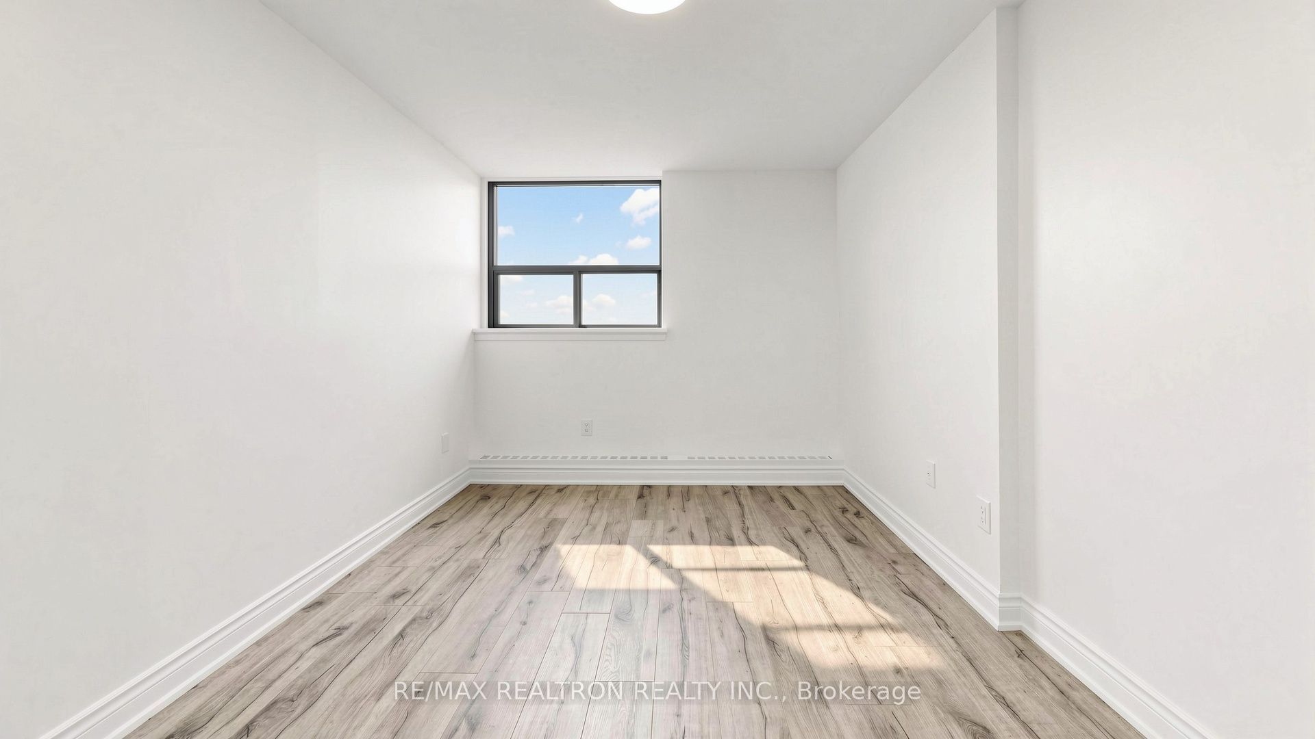 100 Wingarden Court 1011 Property Photo 25