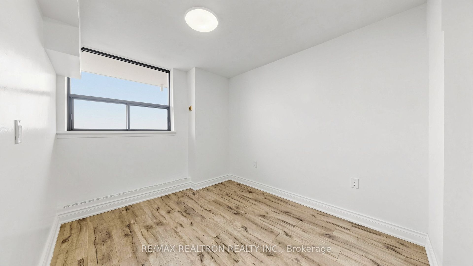100 Wingarden Court 1011 Property Photo 27