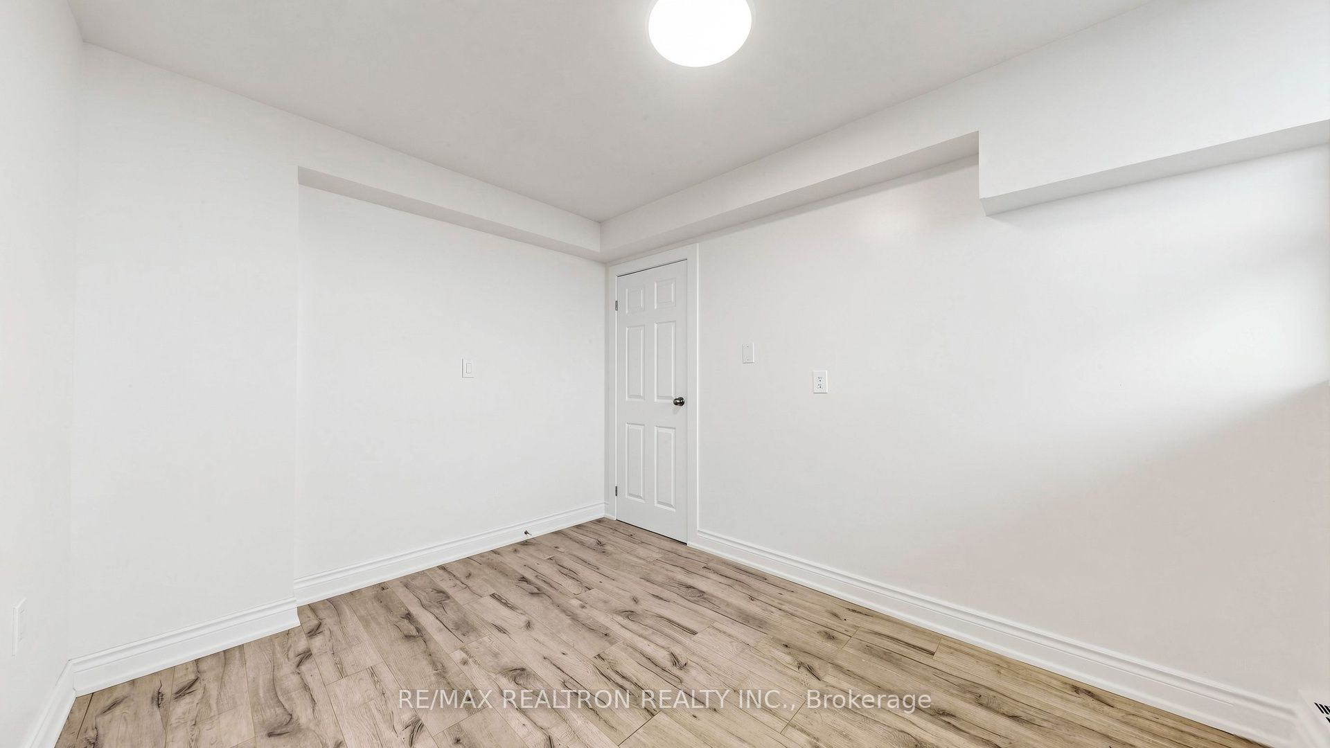 100 Wingarden Court 1011 Property Photo 29