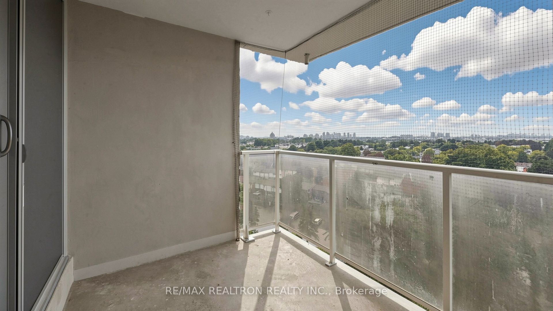 100 Wingarden Court 1011 Property Photo 36