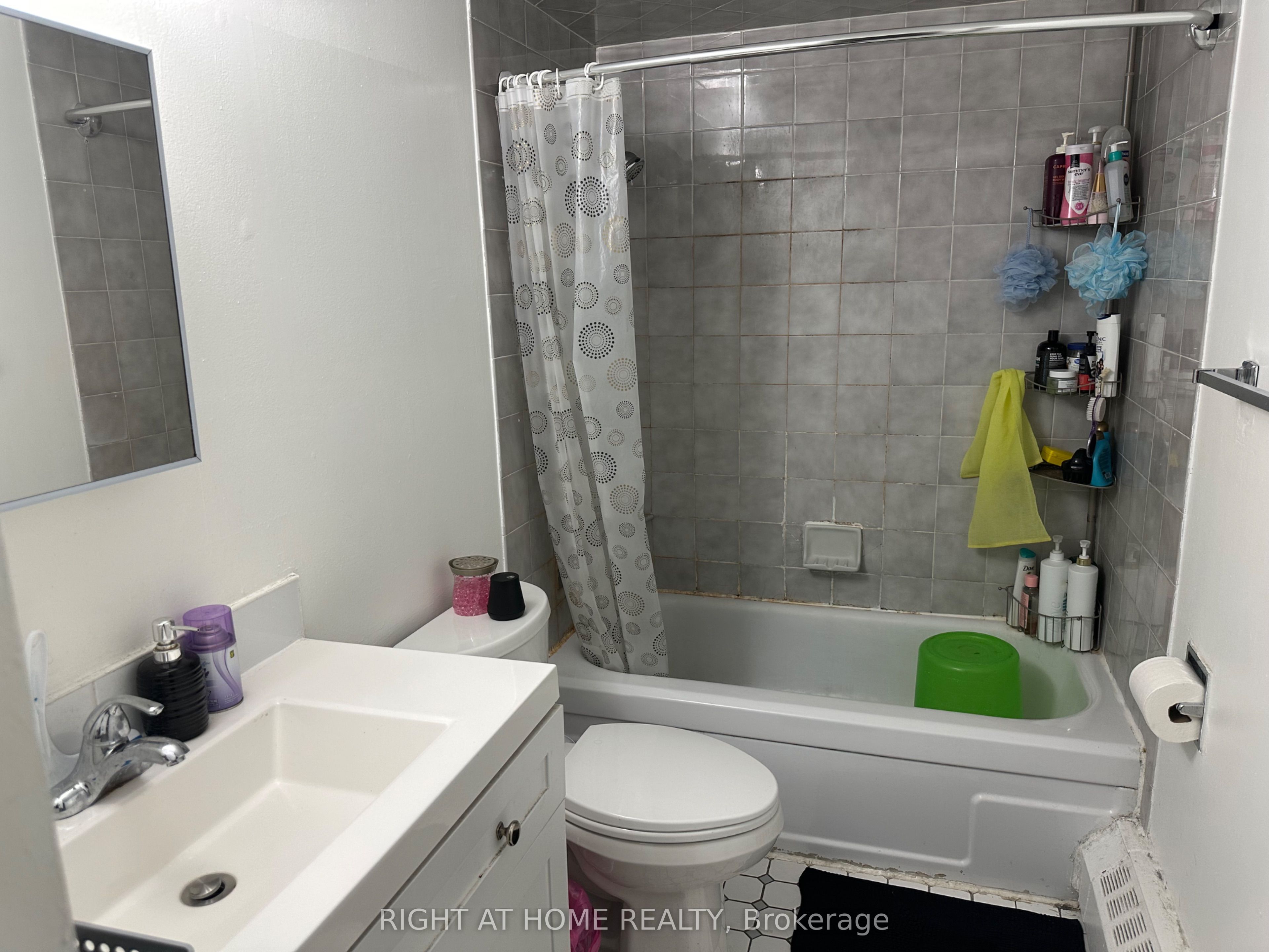2050 Bridletowne Circle 1704 Property Photo 8