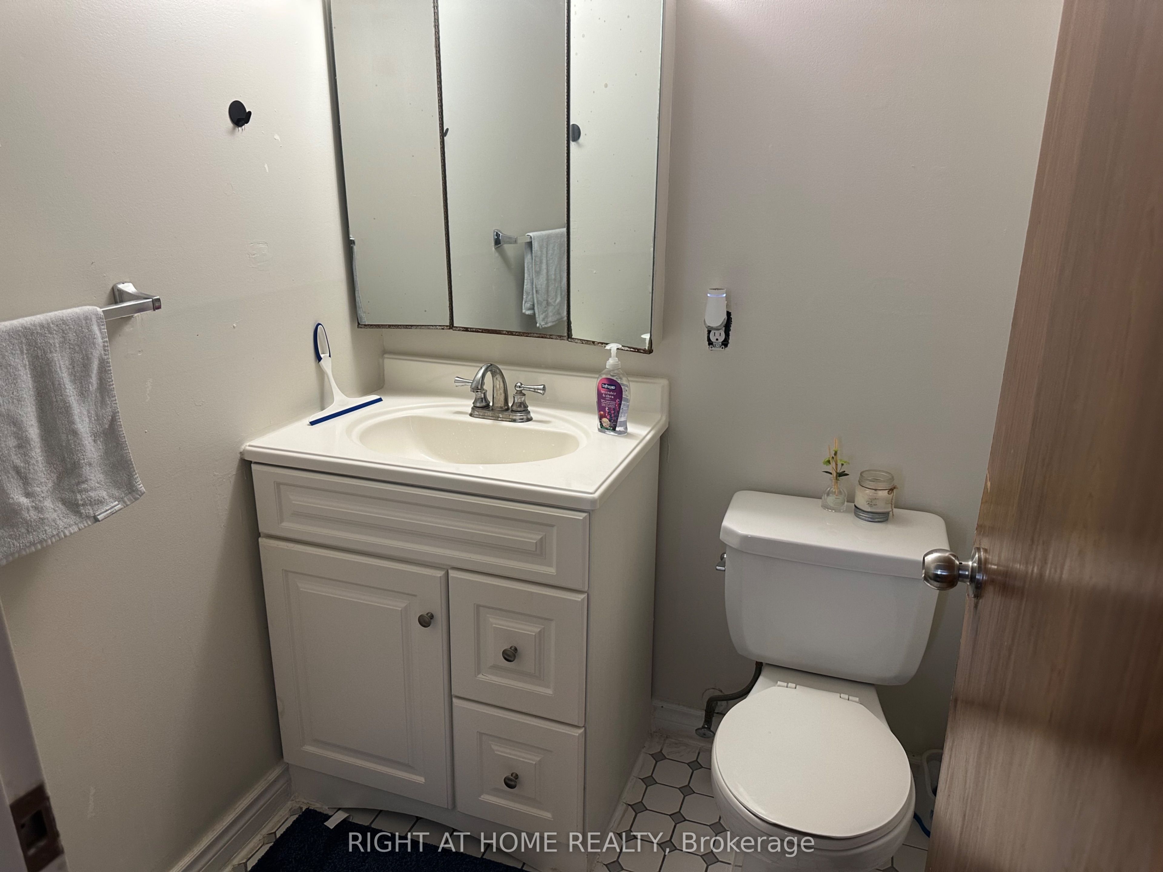2050 Bridletowne Circle 1704 Property Photo 10