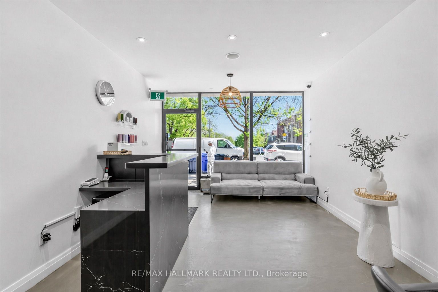 1924 Danforth Avenue Property Photo 6