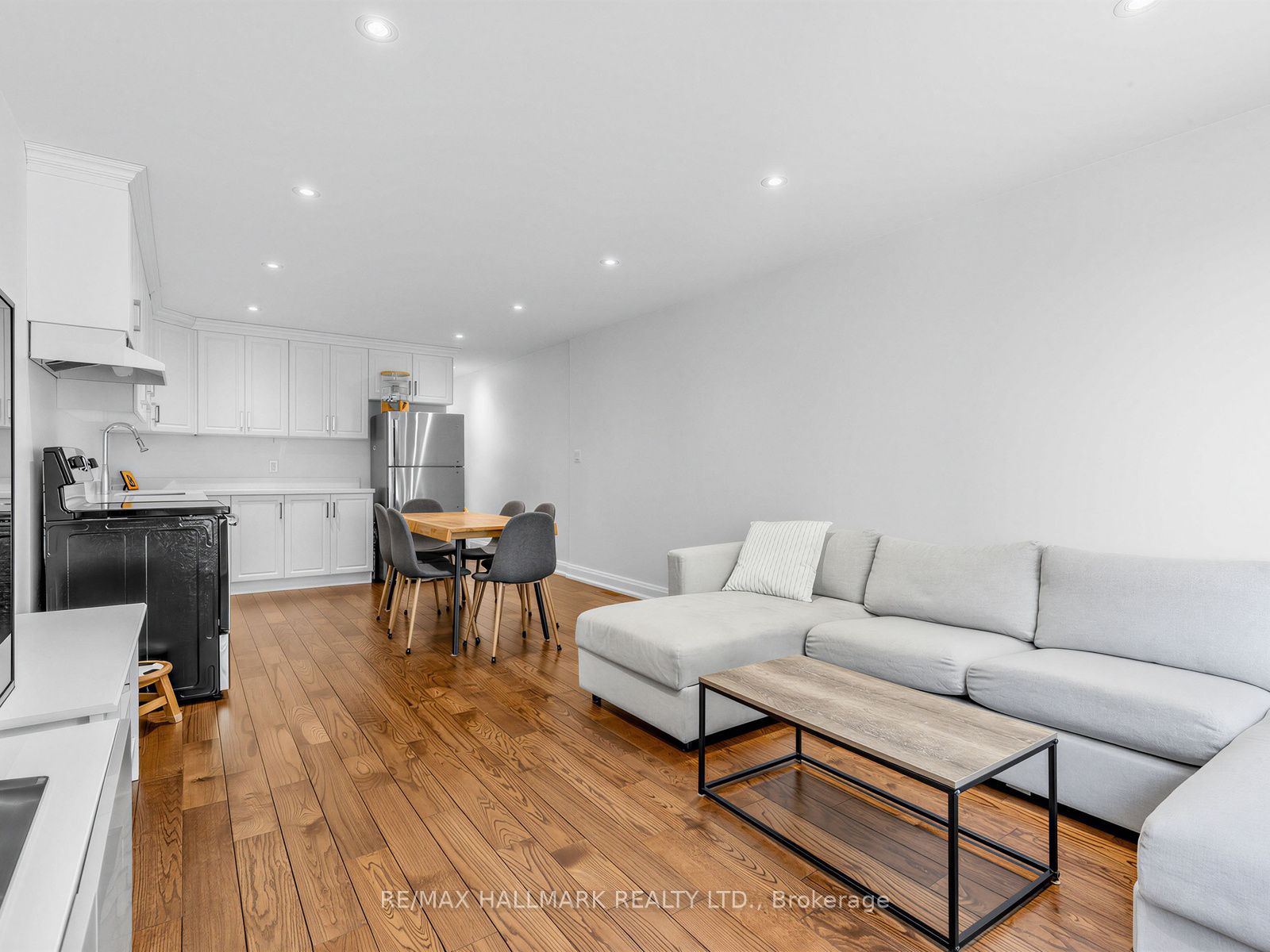 1924 Danforth Avenue Property Photo 22