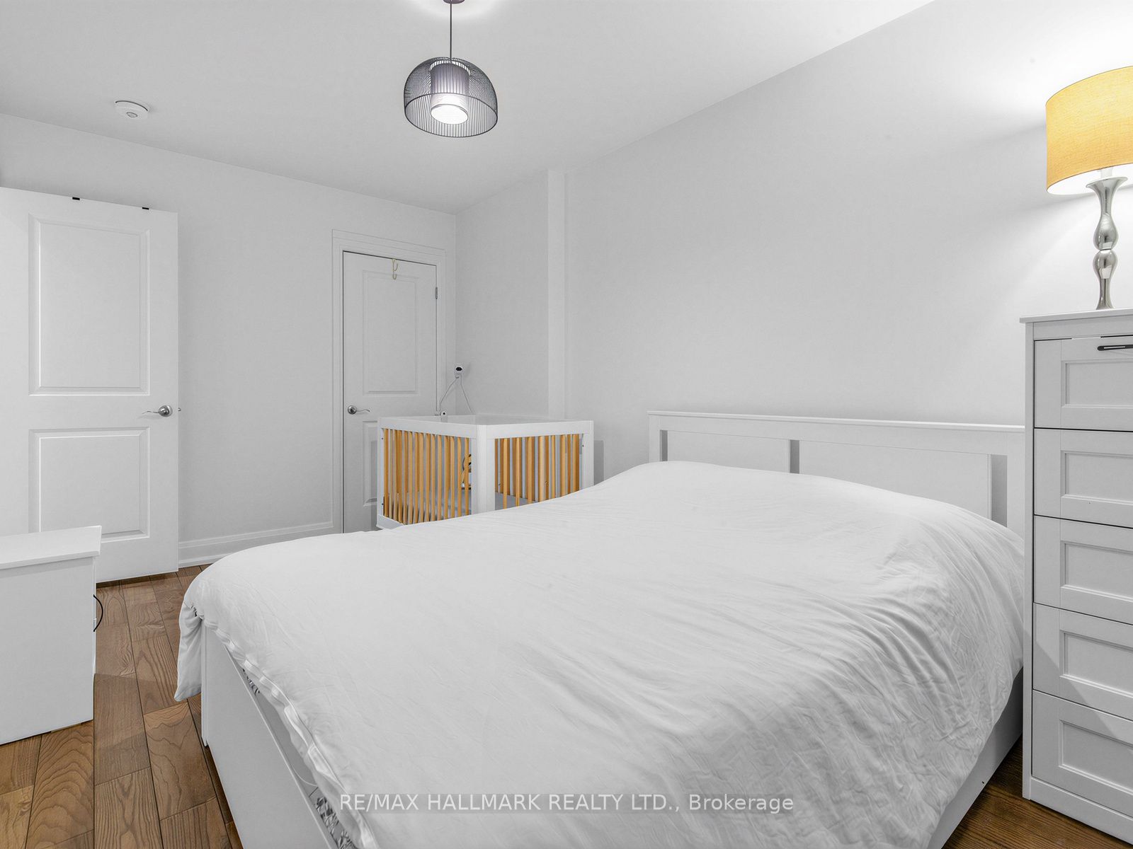 1924 Danforth Avenue Property Photo 25