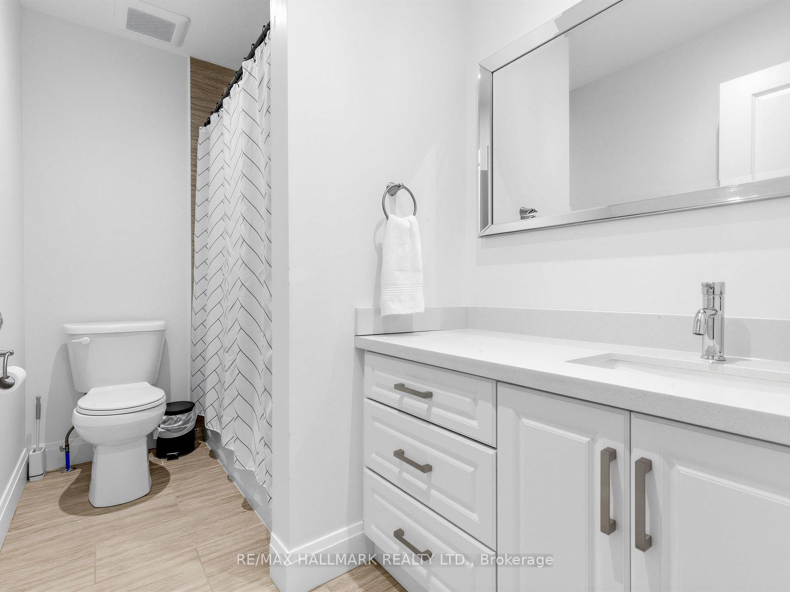 1924 Danforth Avenue Property Photo 26