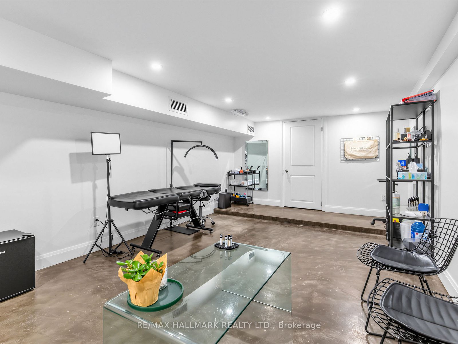 1924 Danforth Avenue Property Photo 29
