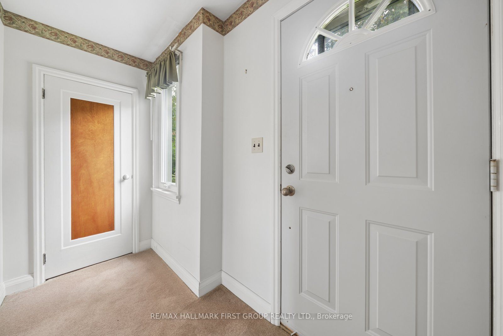 109 Colonel Danforth Trail Property Photo 4