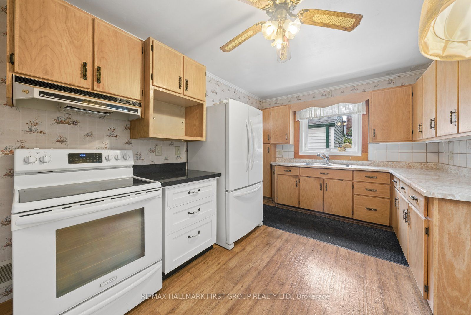 109 Colonel Danforth Trail Property Photo 14