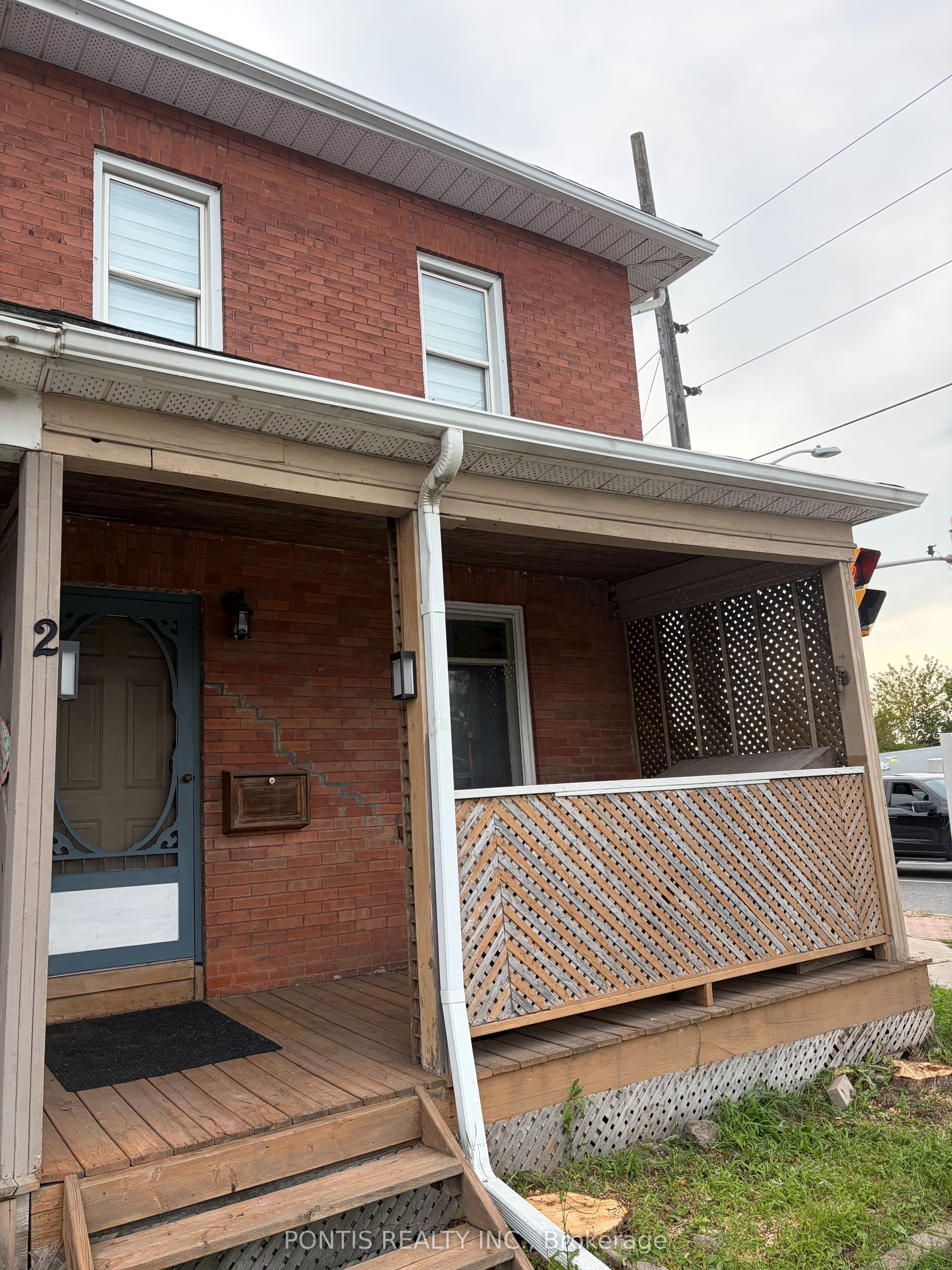 2 Liberty Street S Property Photo 2